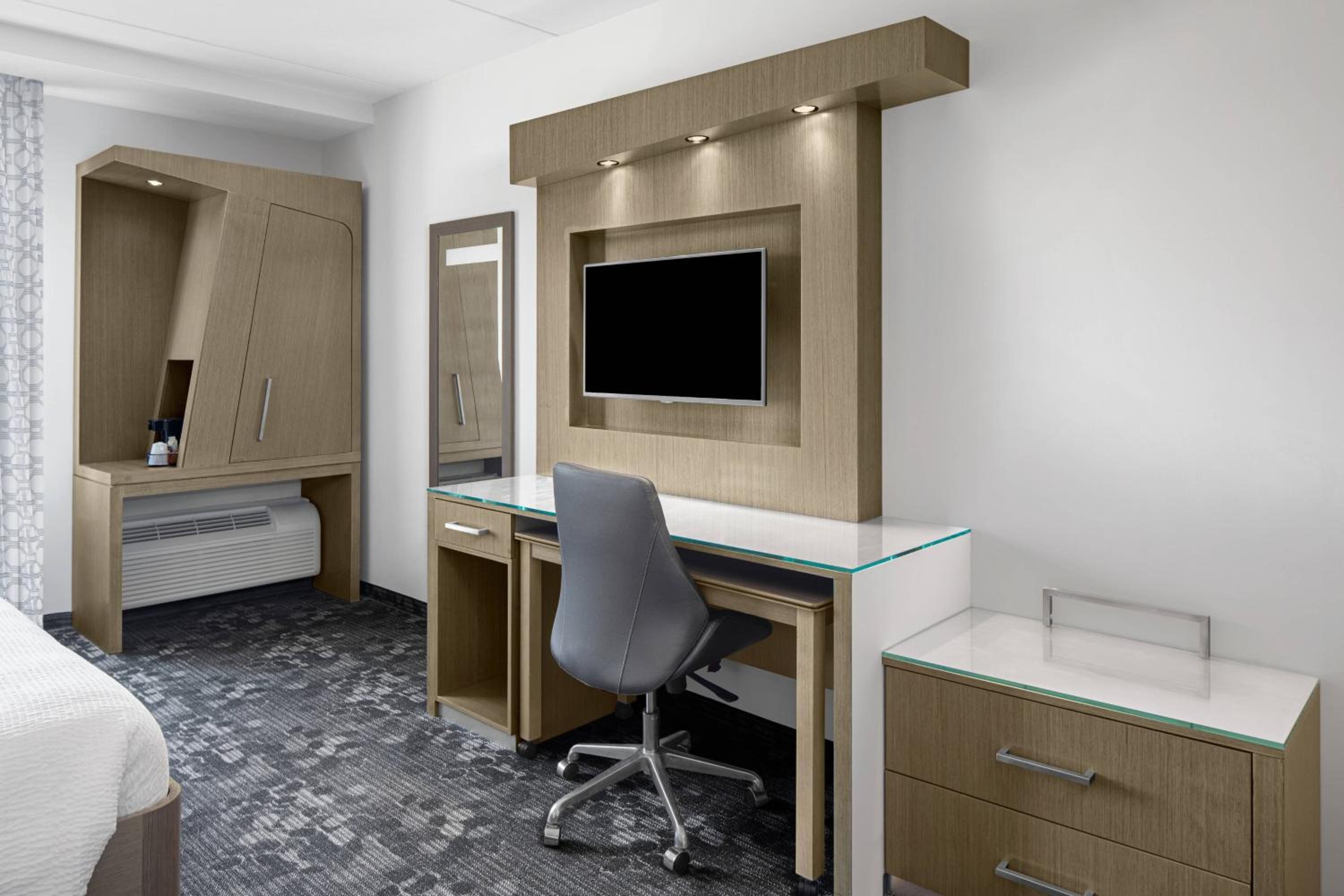 Deluxe Queen Room with Two Queen Beds