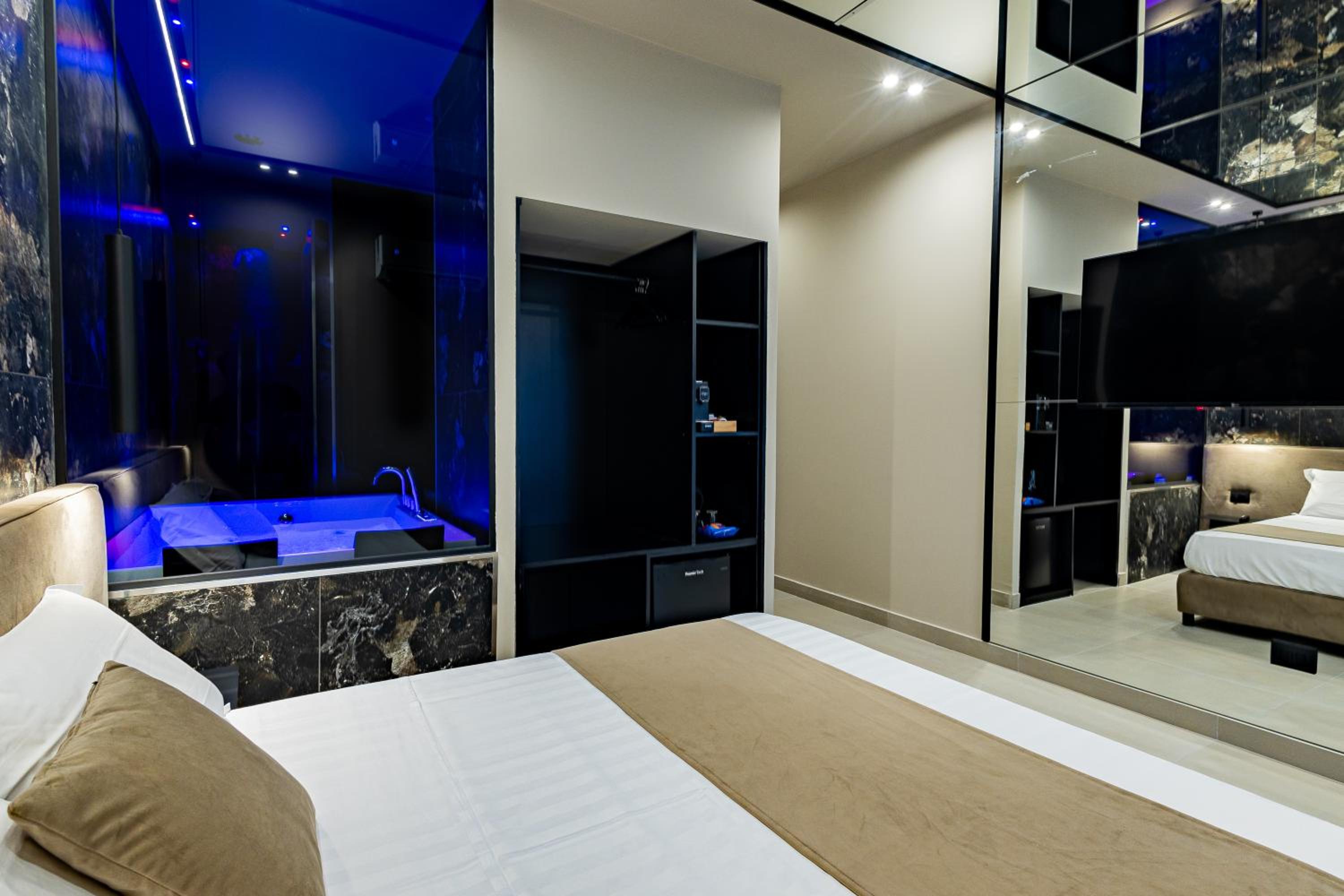 King Room with Spa Bath
