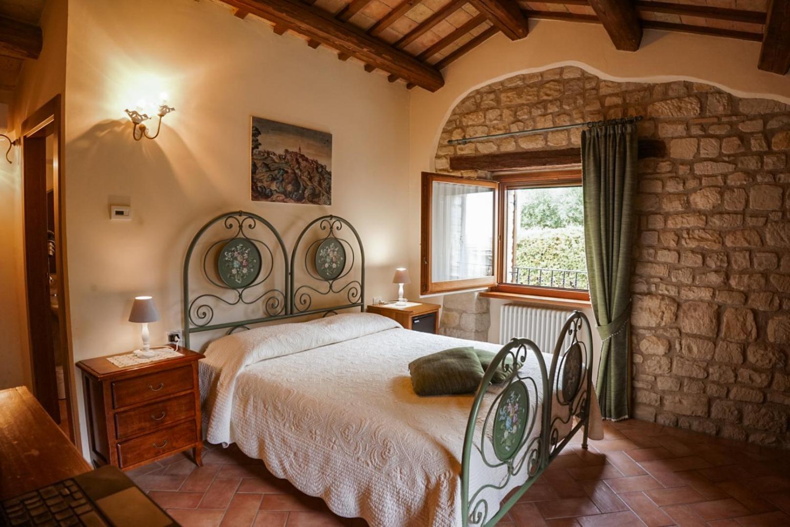 Double Room with Private Bathroom photo 1