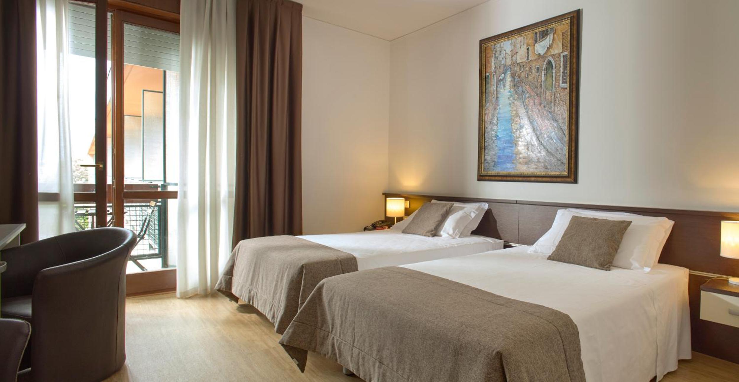 Comfort Twin Room - Photo 1