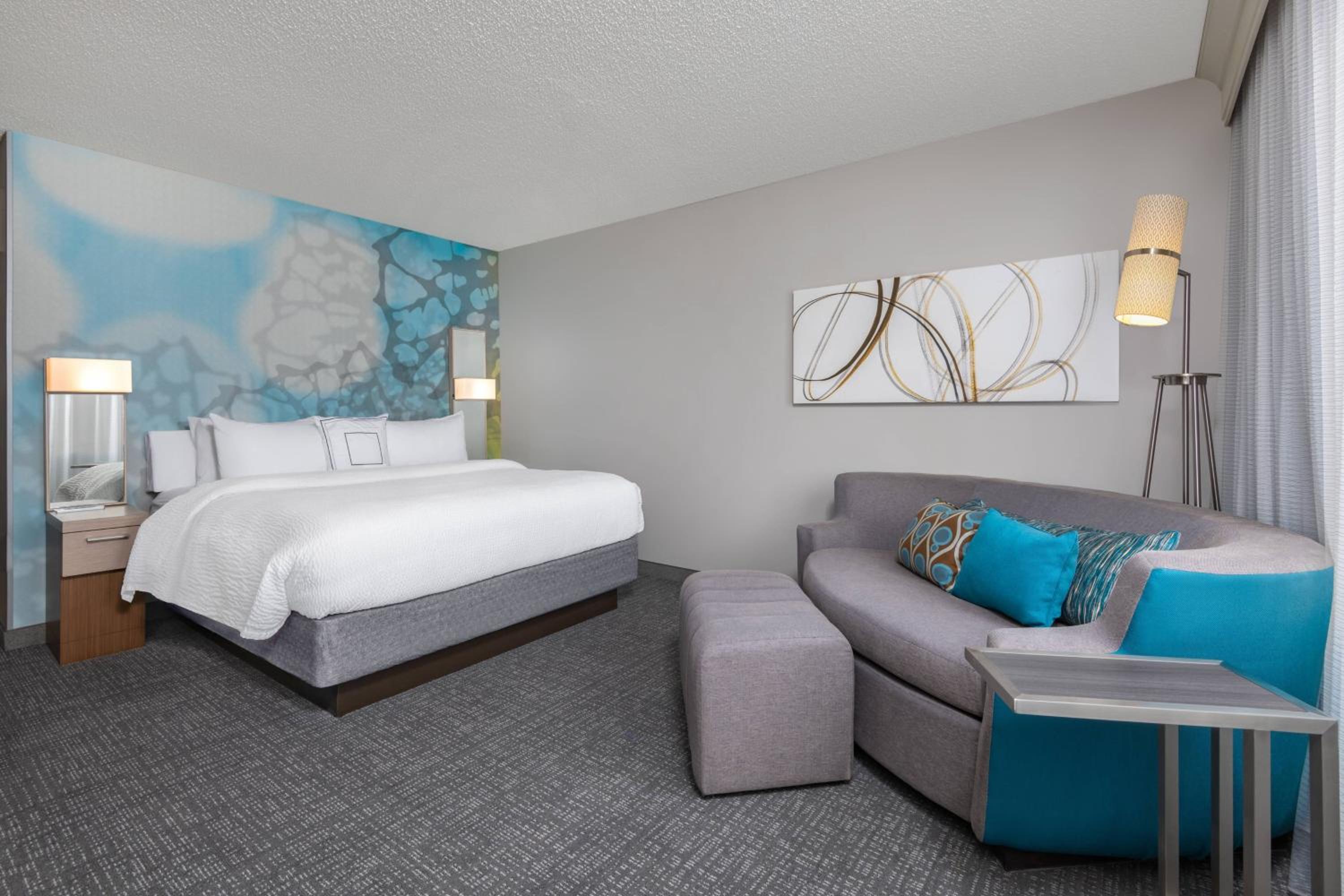 King Room with Sofa Bed - Photo 1