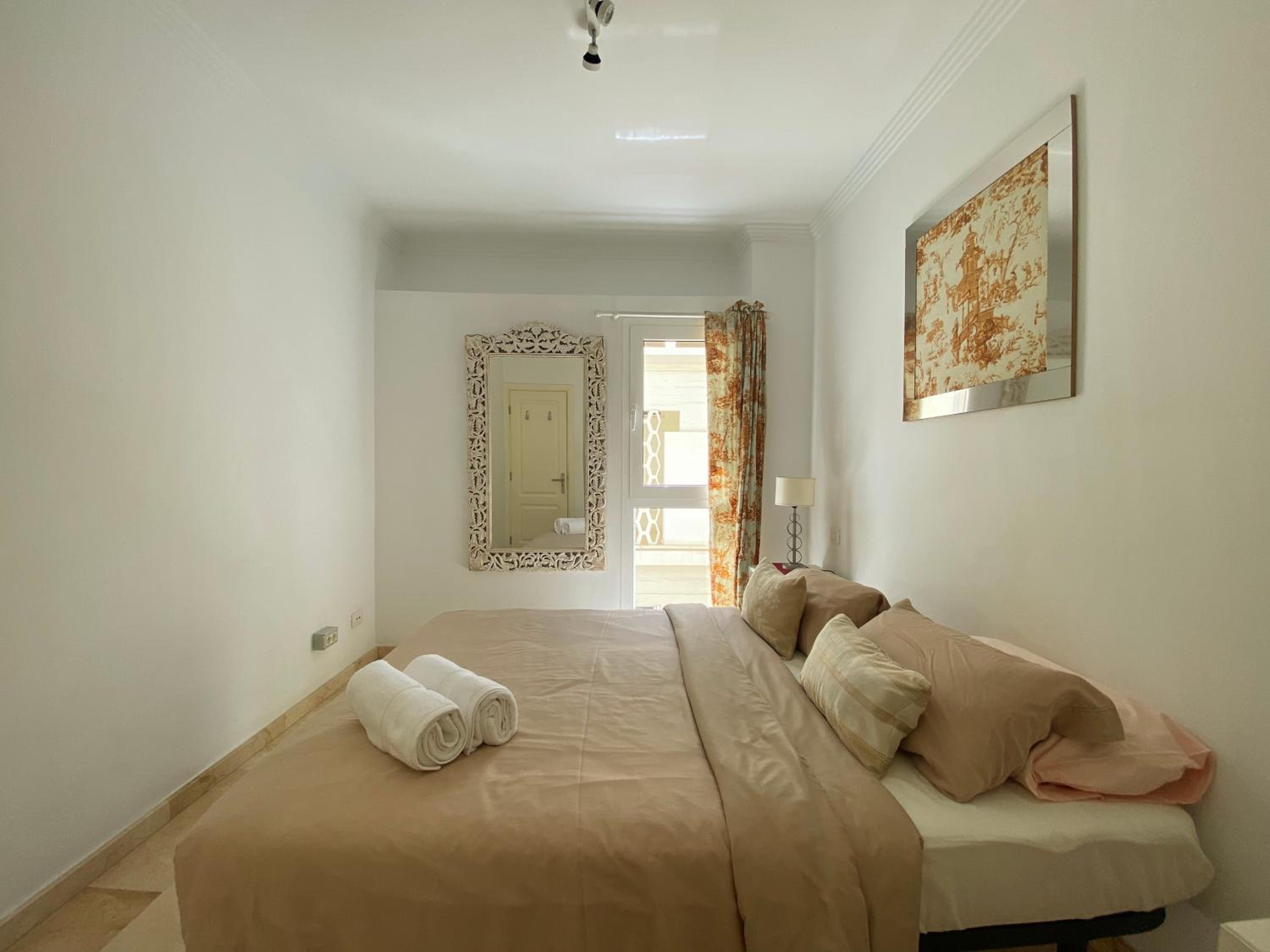 Apartamento con vista a la piscina