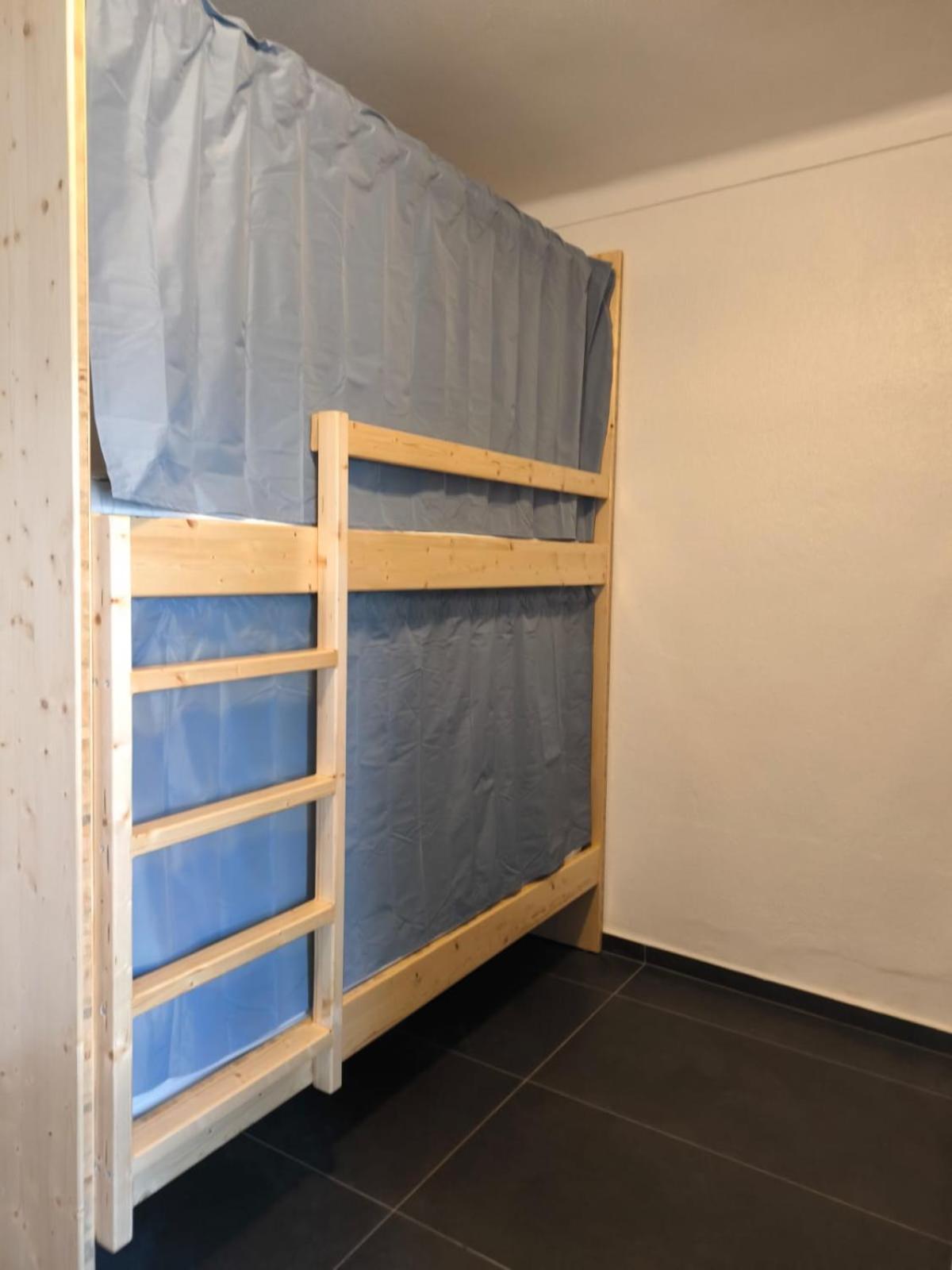 Bed in 6-Bed Mixed Dormitory Room photo 3
