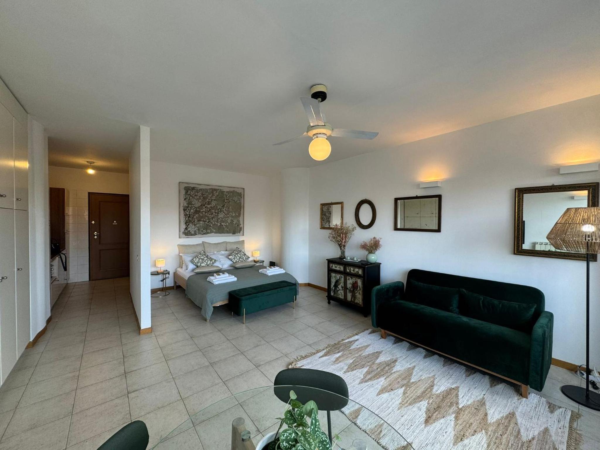 One-Bedroom Apartment