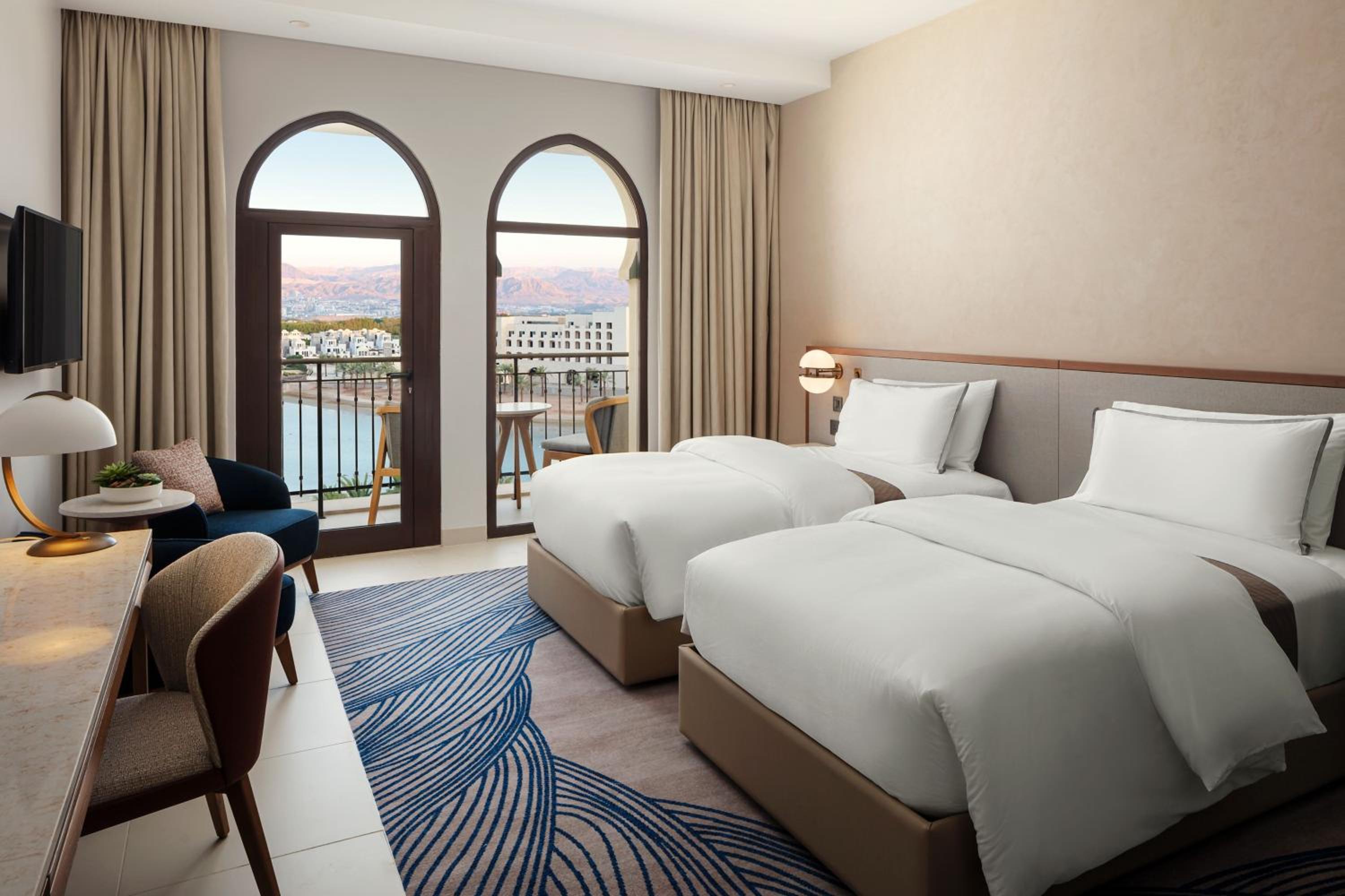 Superior Twin Room with Balcony - Pool View - Photo 1