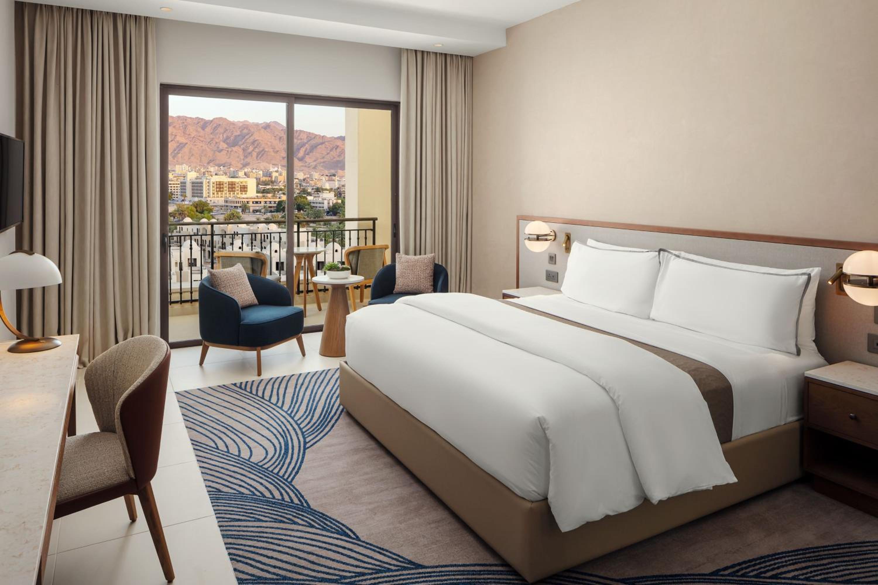 Classic King Room with Balcony - Mountain View - Photo 2