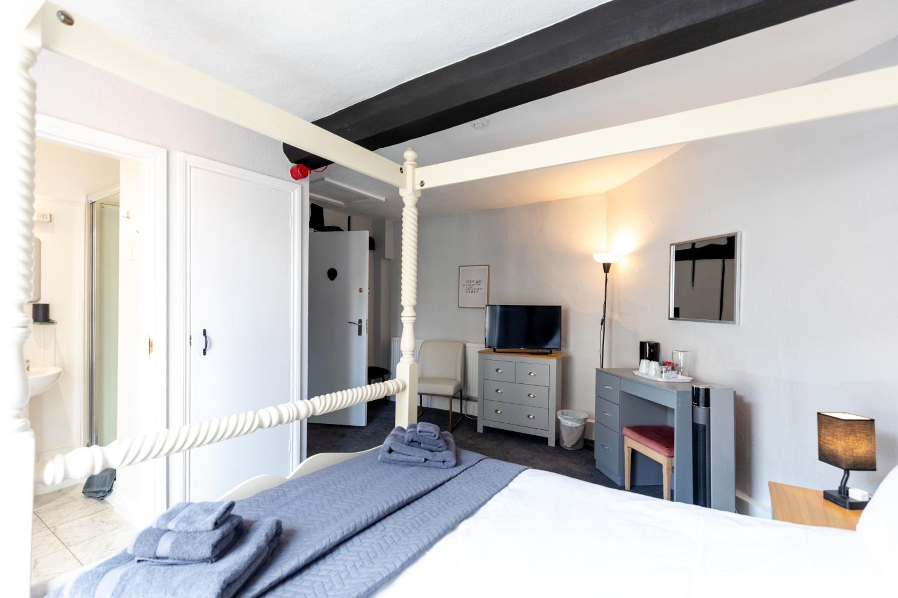 Deluxe King Room photo 2