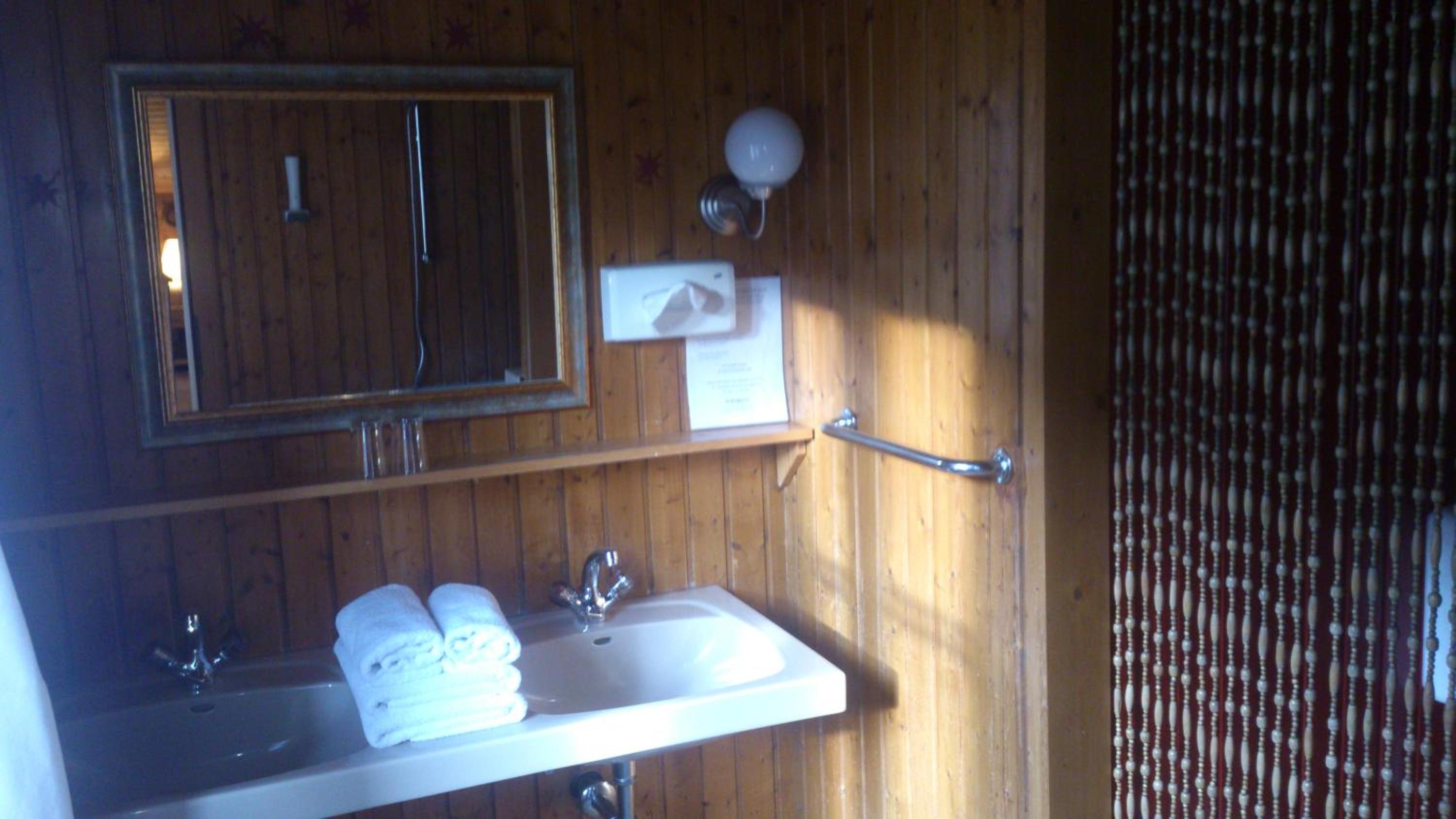 Large Double Room with Balcony - Third floor photo 2