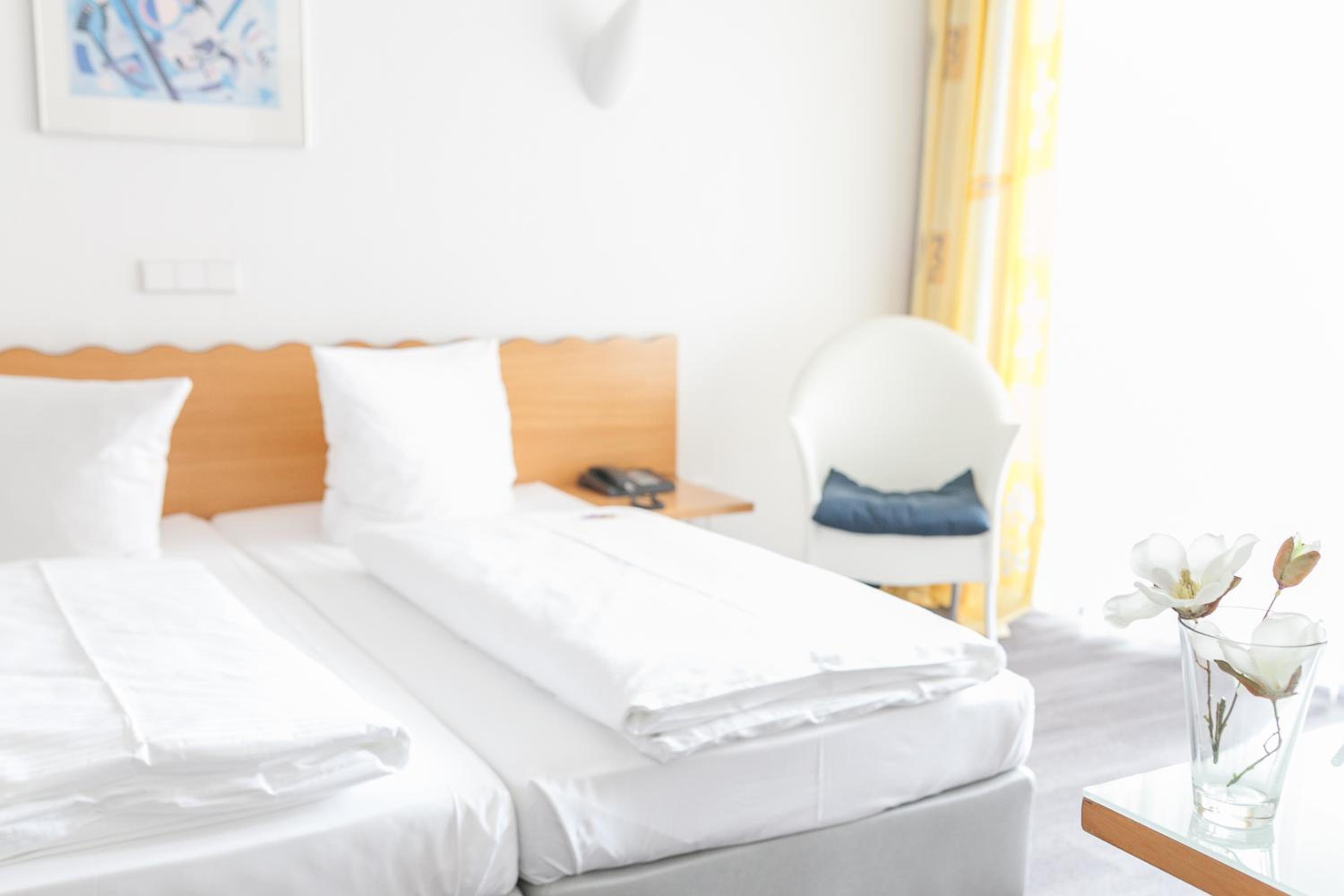 Superior Double Room with Balcony - Photo 4