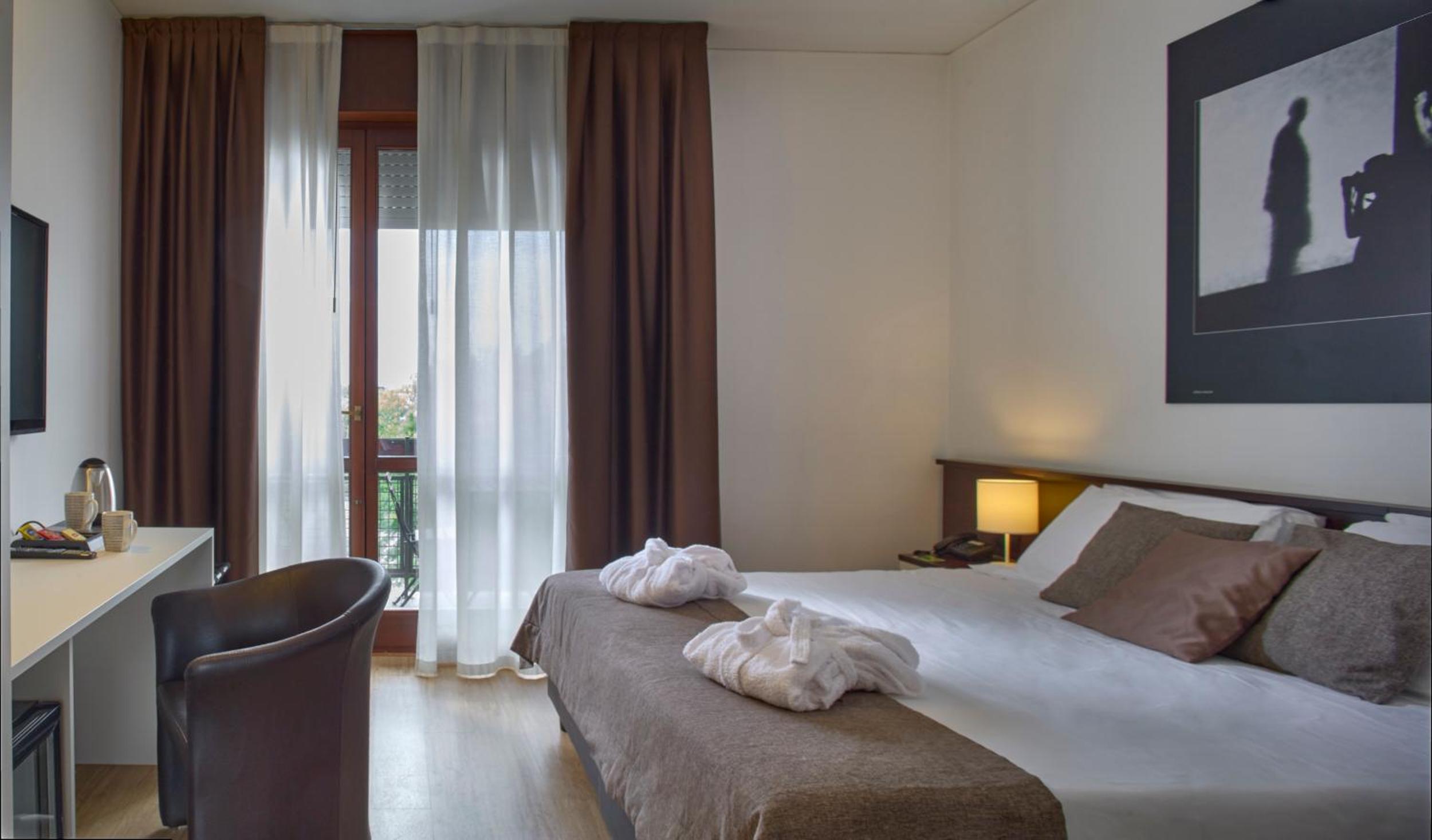 Superior Double Room - Photo 1
