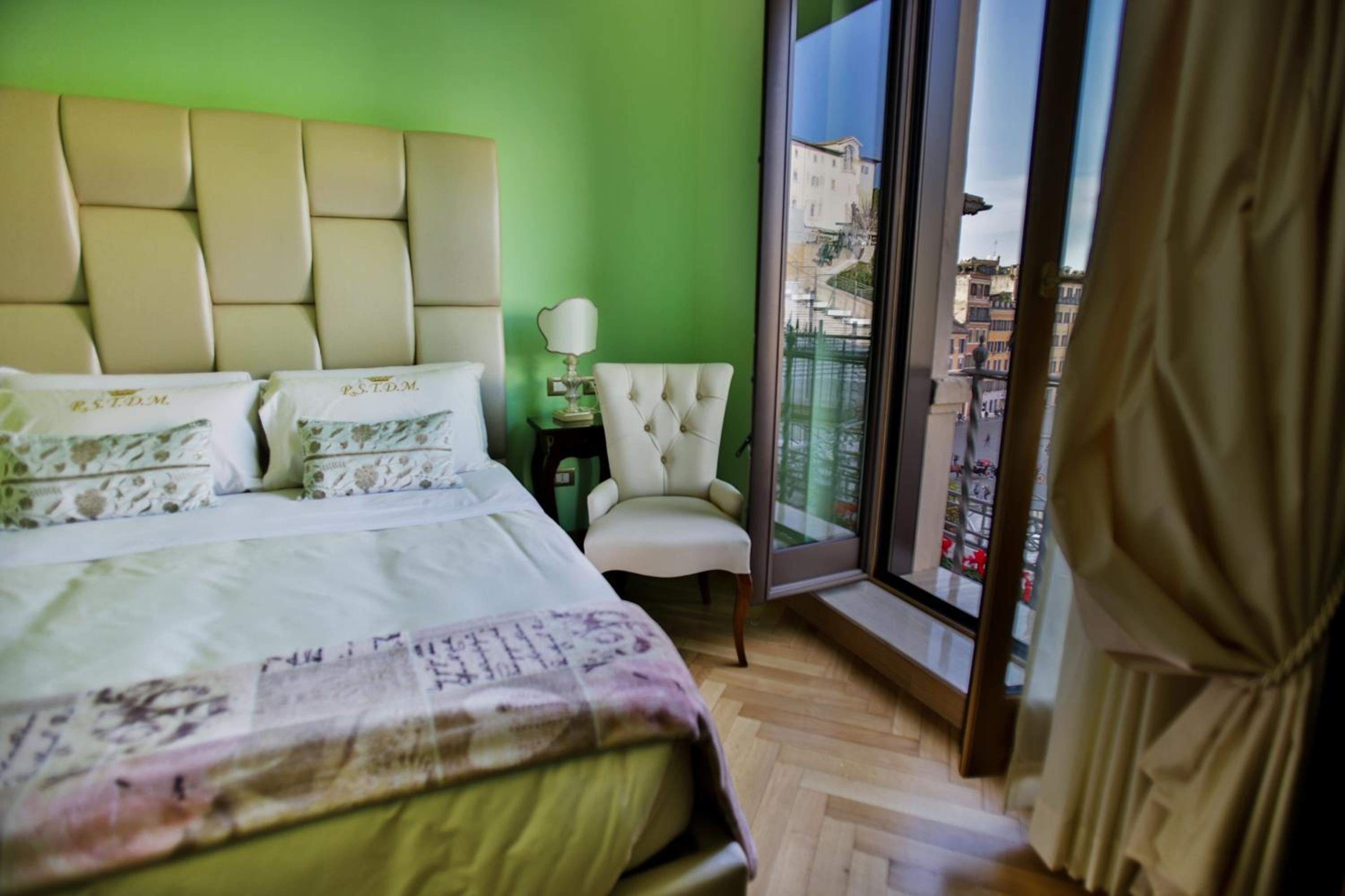 Deluxe Double Room with Balcony photo 3