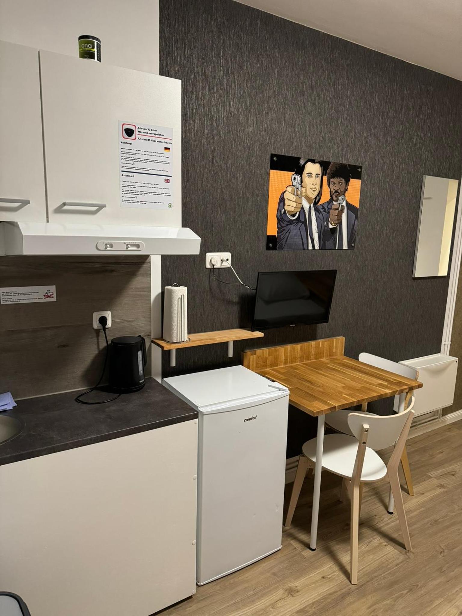 Double Room with Private Bathroom - Photo 10