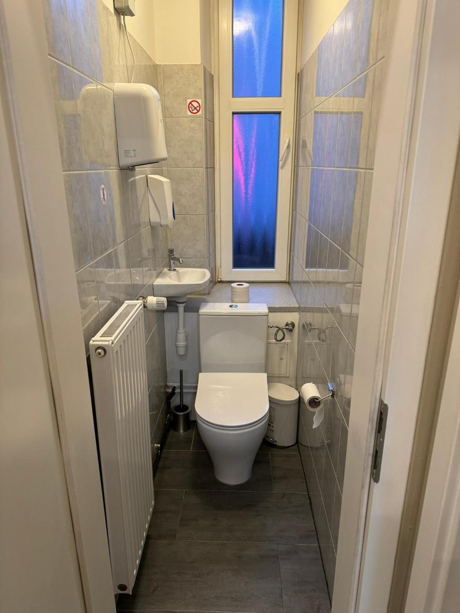 Small Double Room - Photo 9