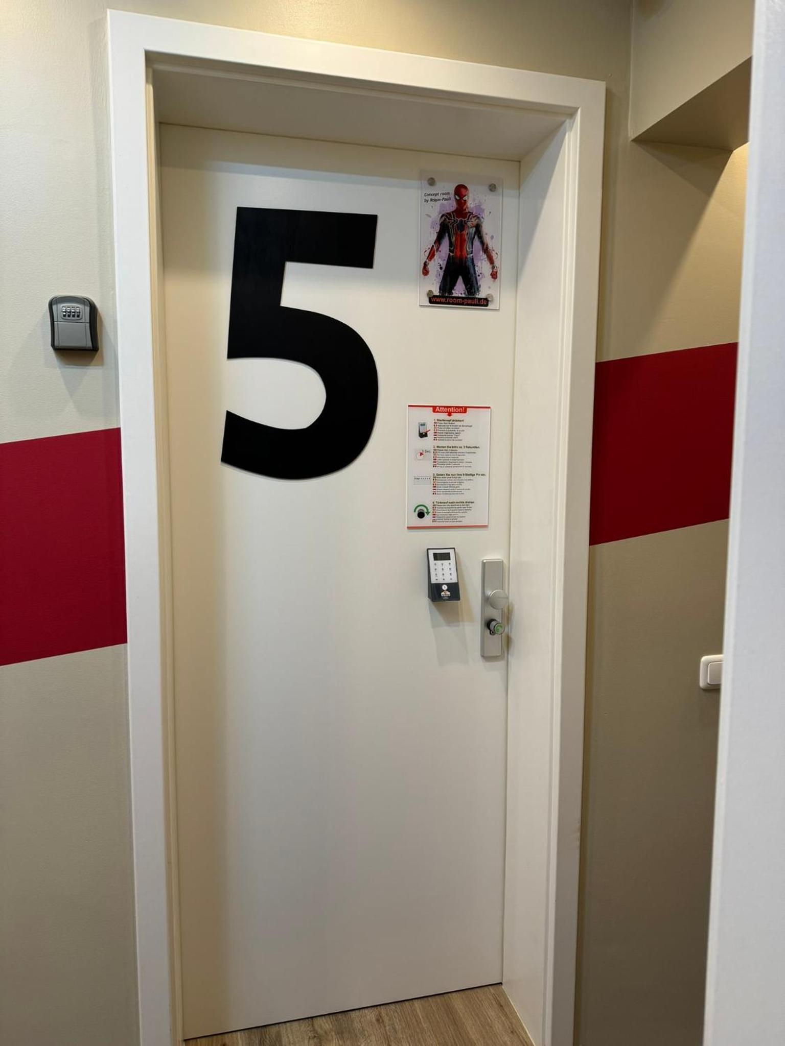 Small Double Room - Photo 12