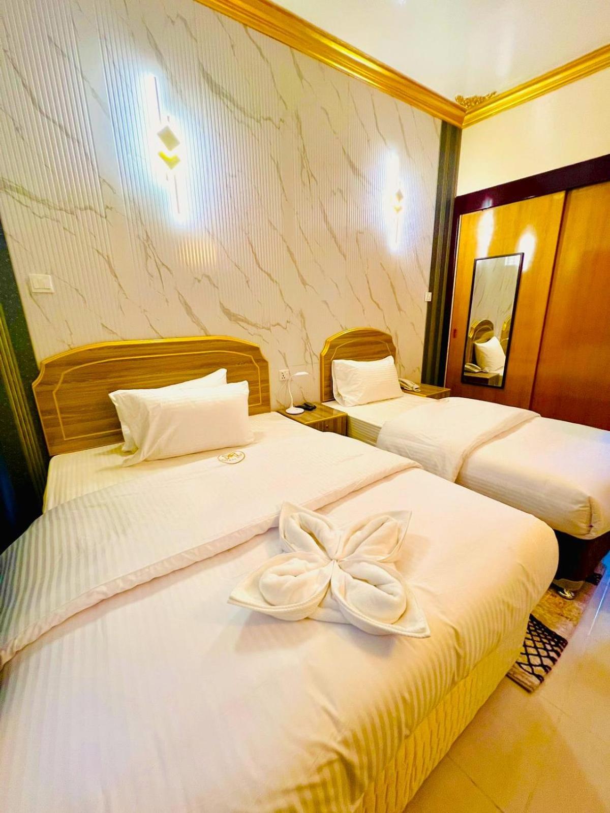 Deluxe Double Room (2 Adults + 1 Child) photo 2