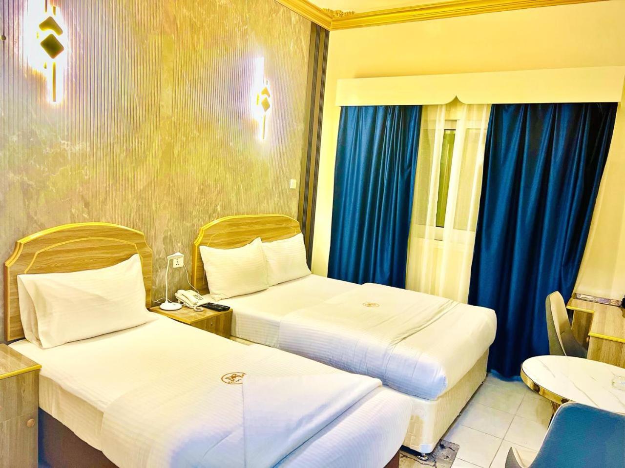 Deluxe Double Room (2 Adults + 1 Child) photo 3