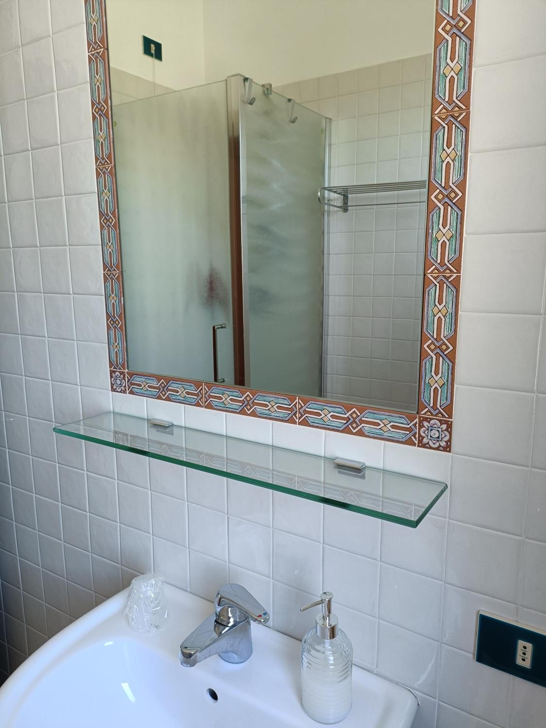 Twin Room with Private Bathroom photo 2
