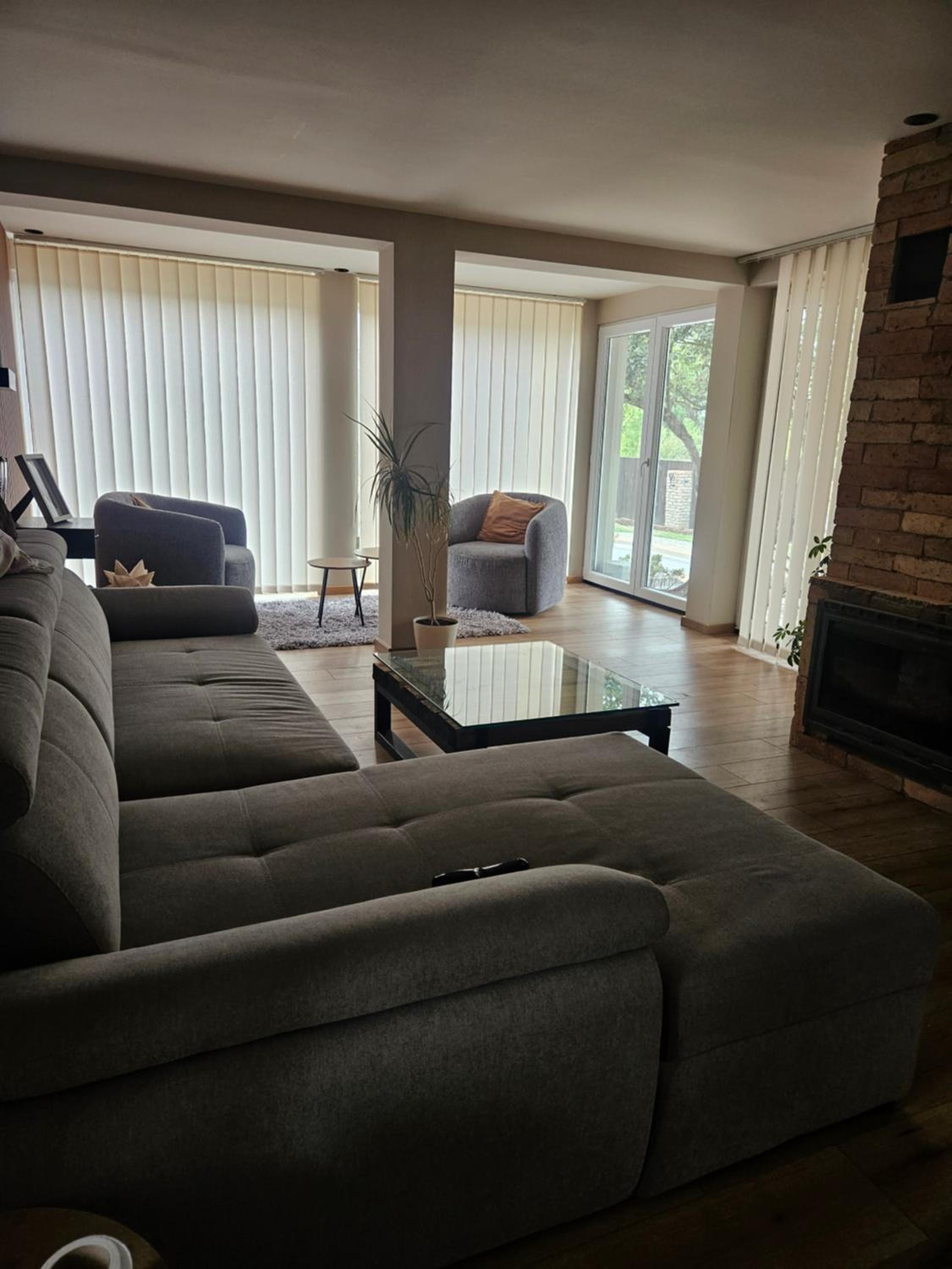 One-Bedroom House photo 1