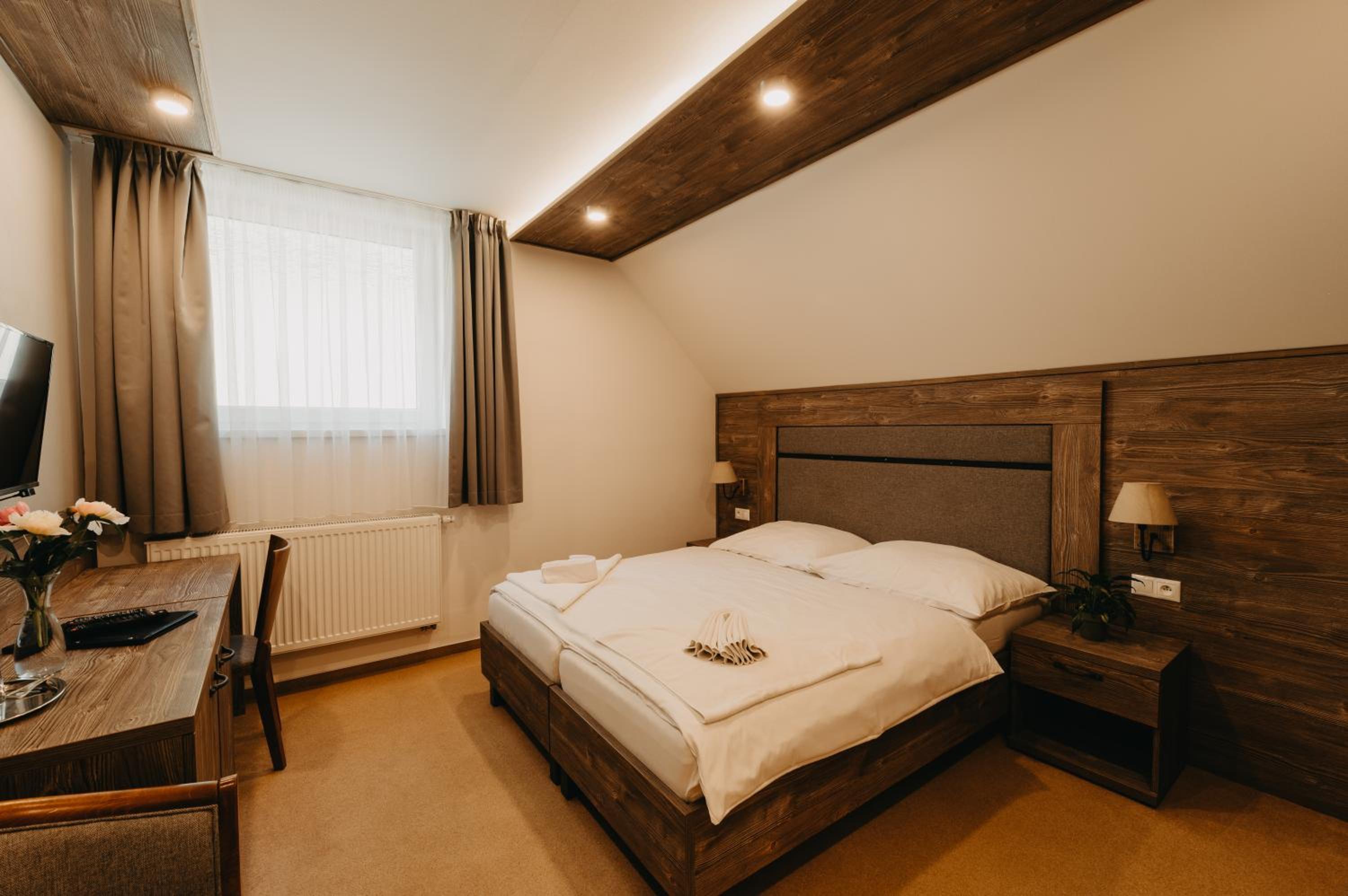 Large Double or Twin Room photo 1