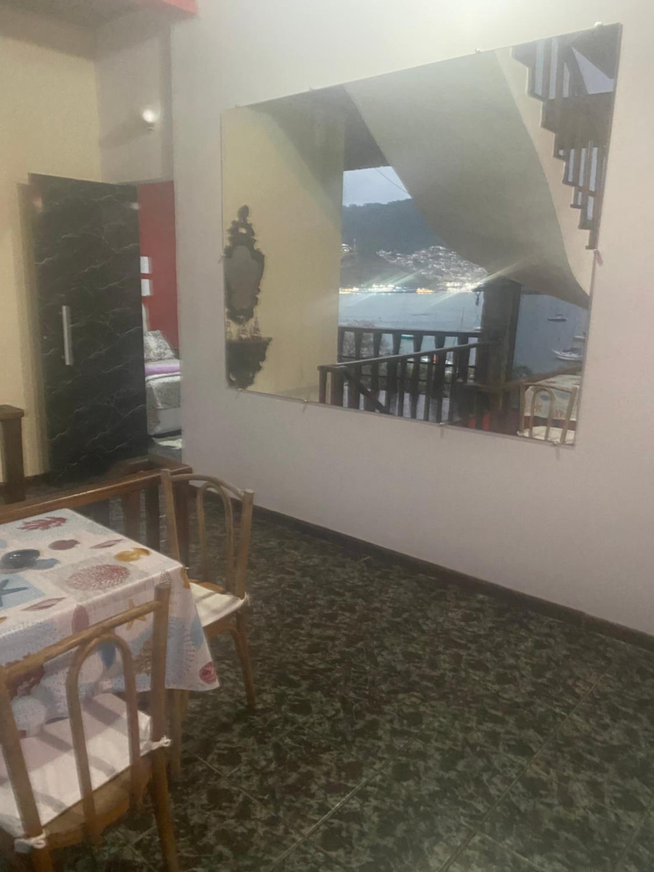 Deluxe Family Suite - Photo 8