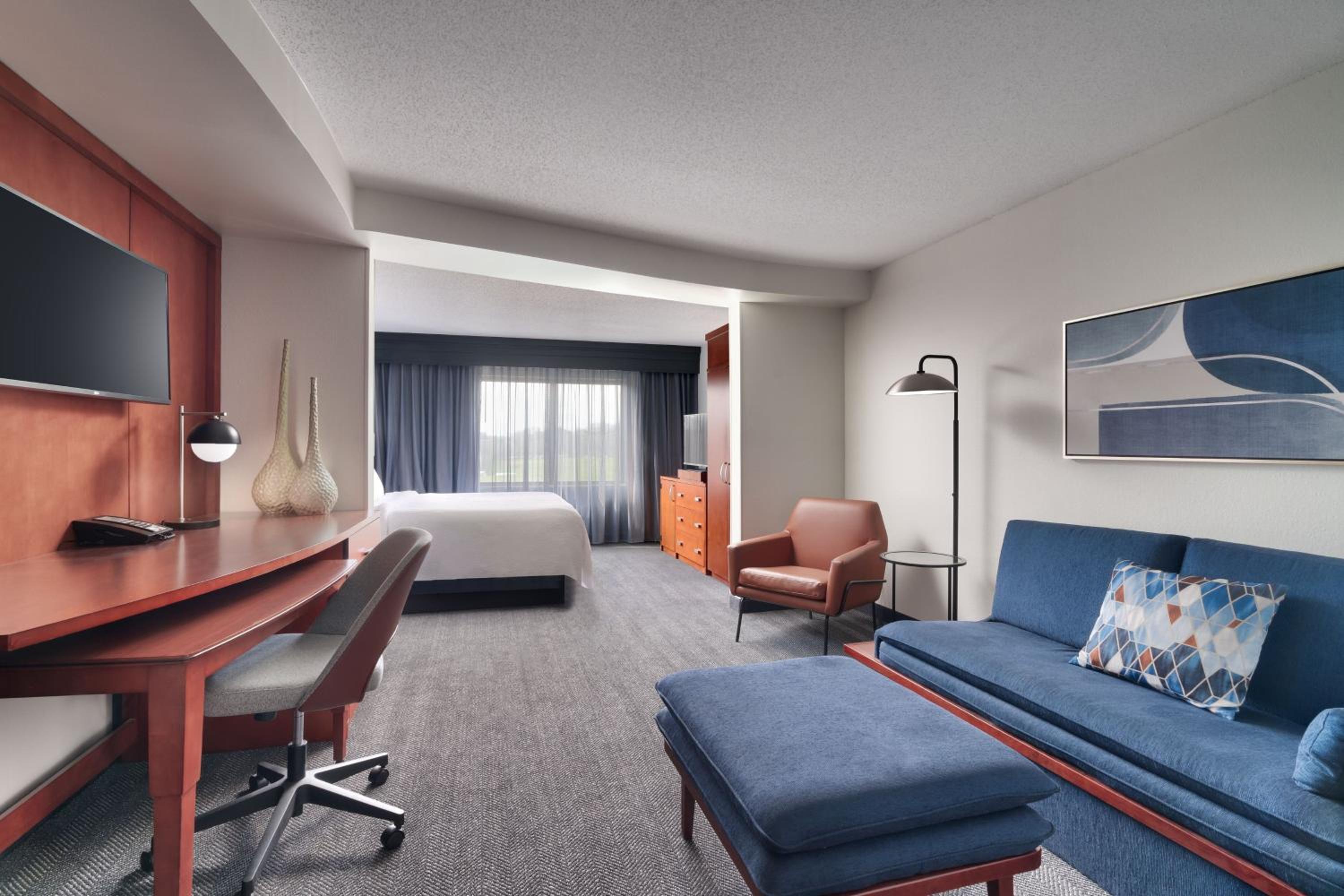Studio with King Bed and Sofa Bed - Hearing Accessible - Photo 1