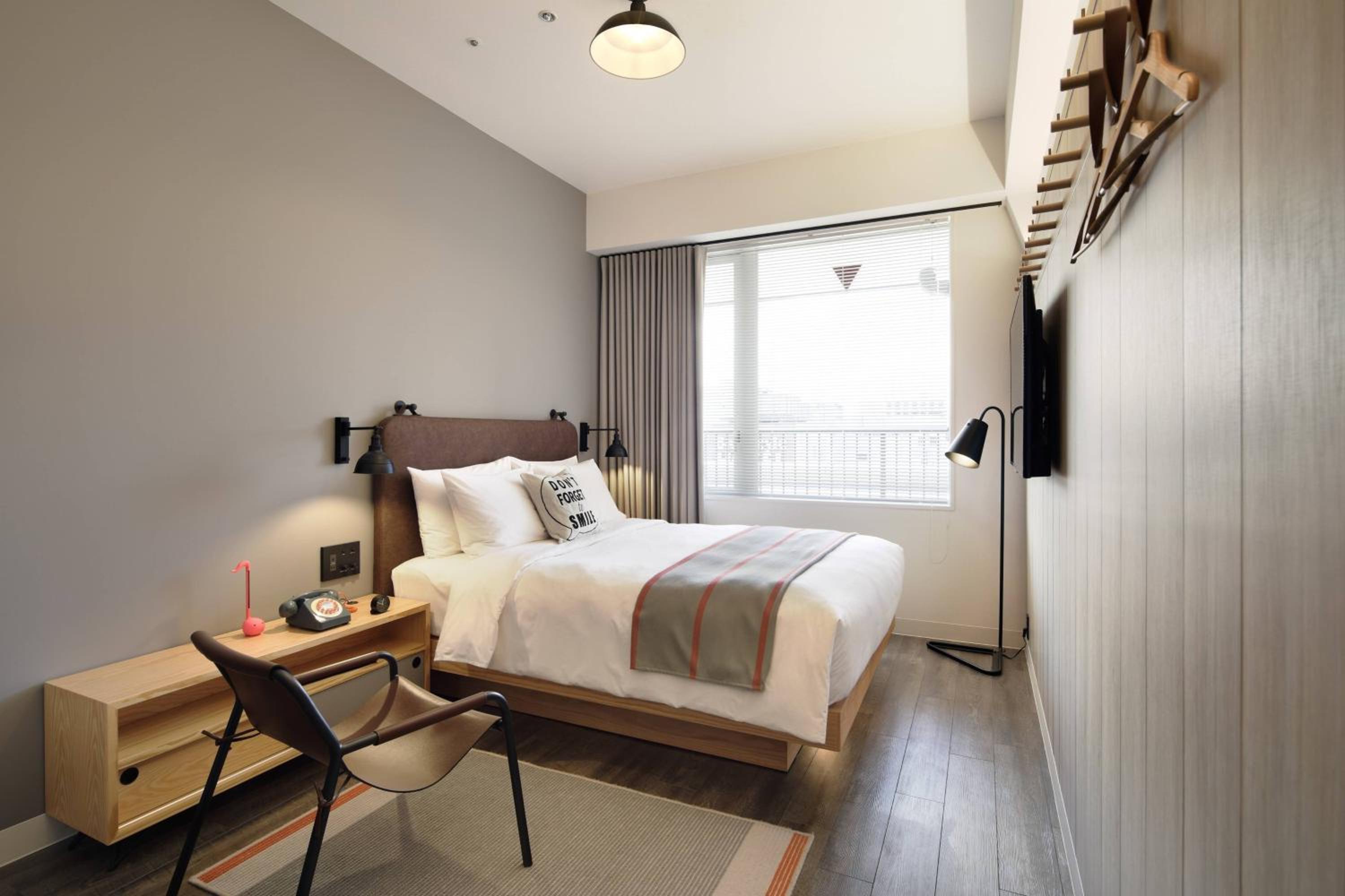 Queen Room photo 1