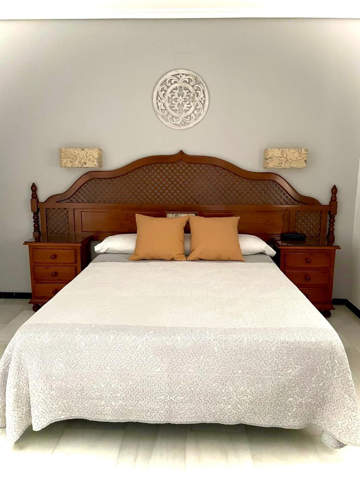 Double or Twin Room - Photo 7