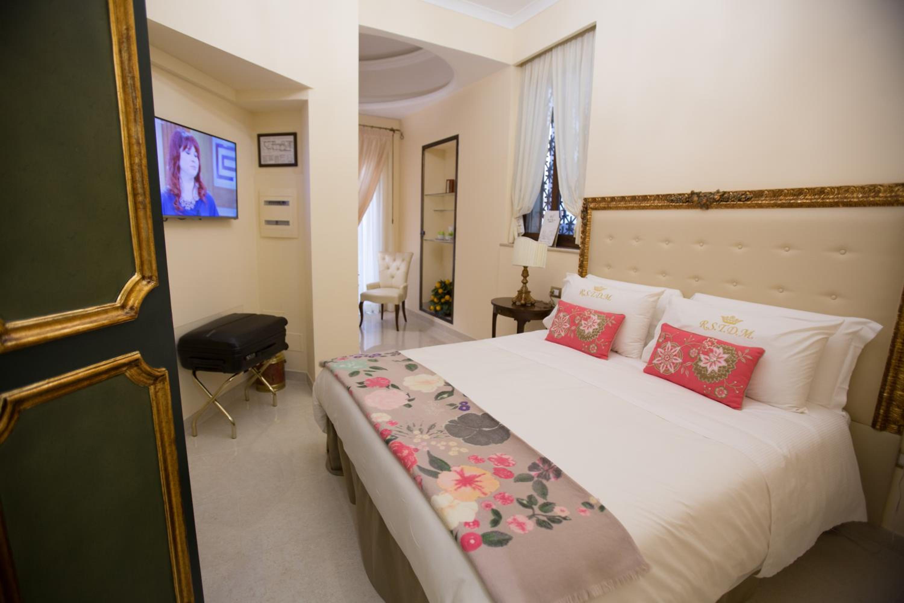 Deluxe Double Room photo 2