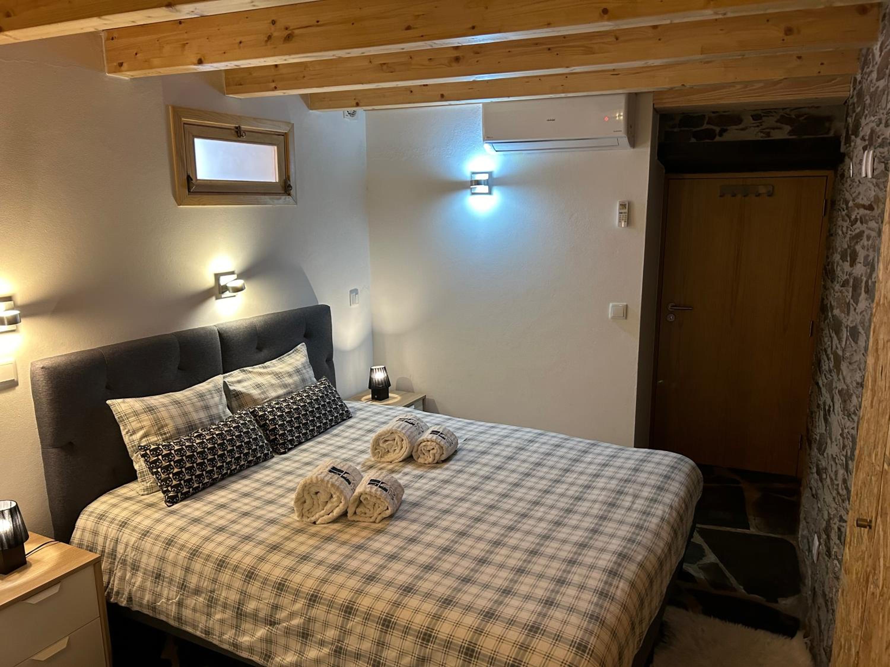 Two-Bedroom House - Photo 10