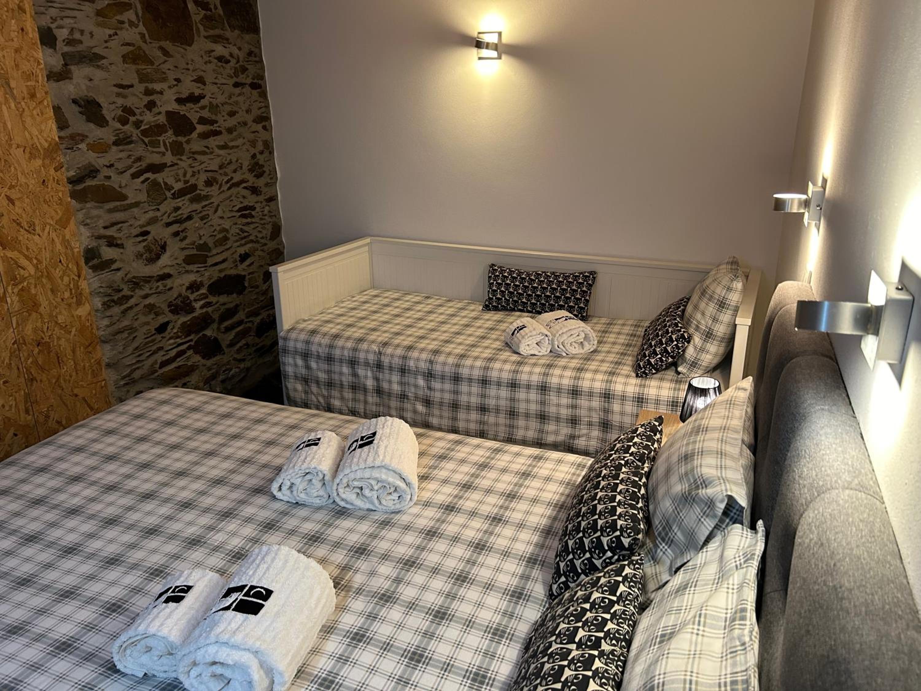 Two-Bedroom House - Photo 13