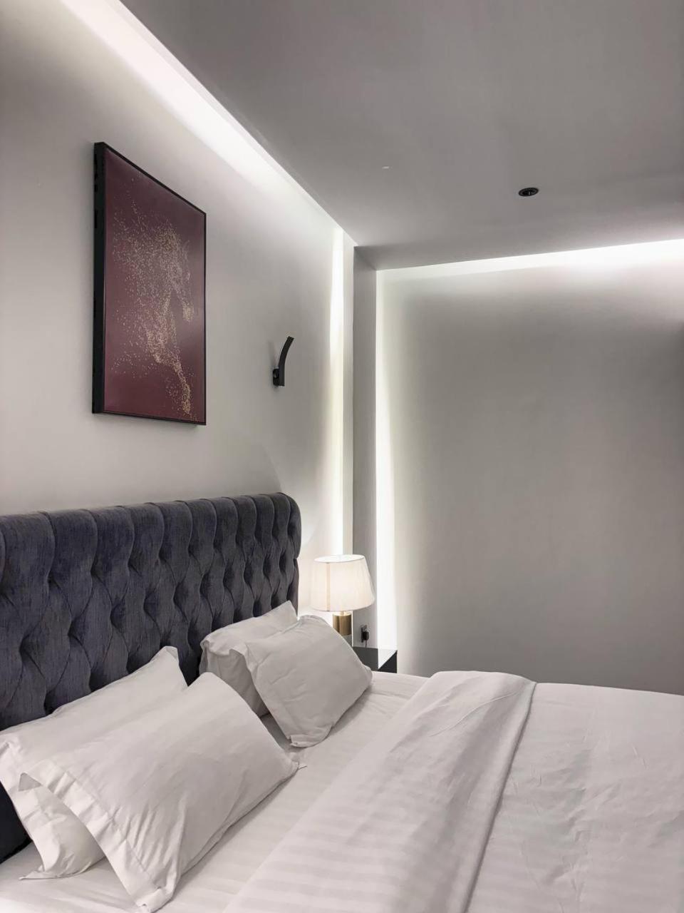 Deluxe Double Room (2 Adults + 1 Child) photo 1
