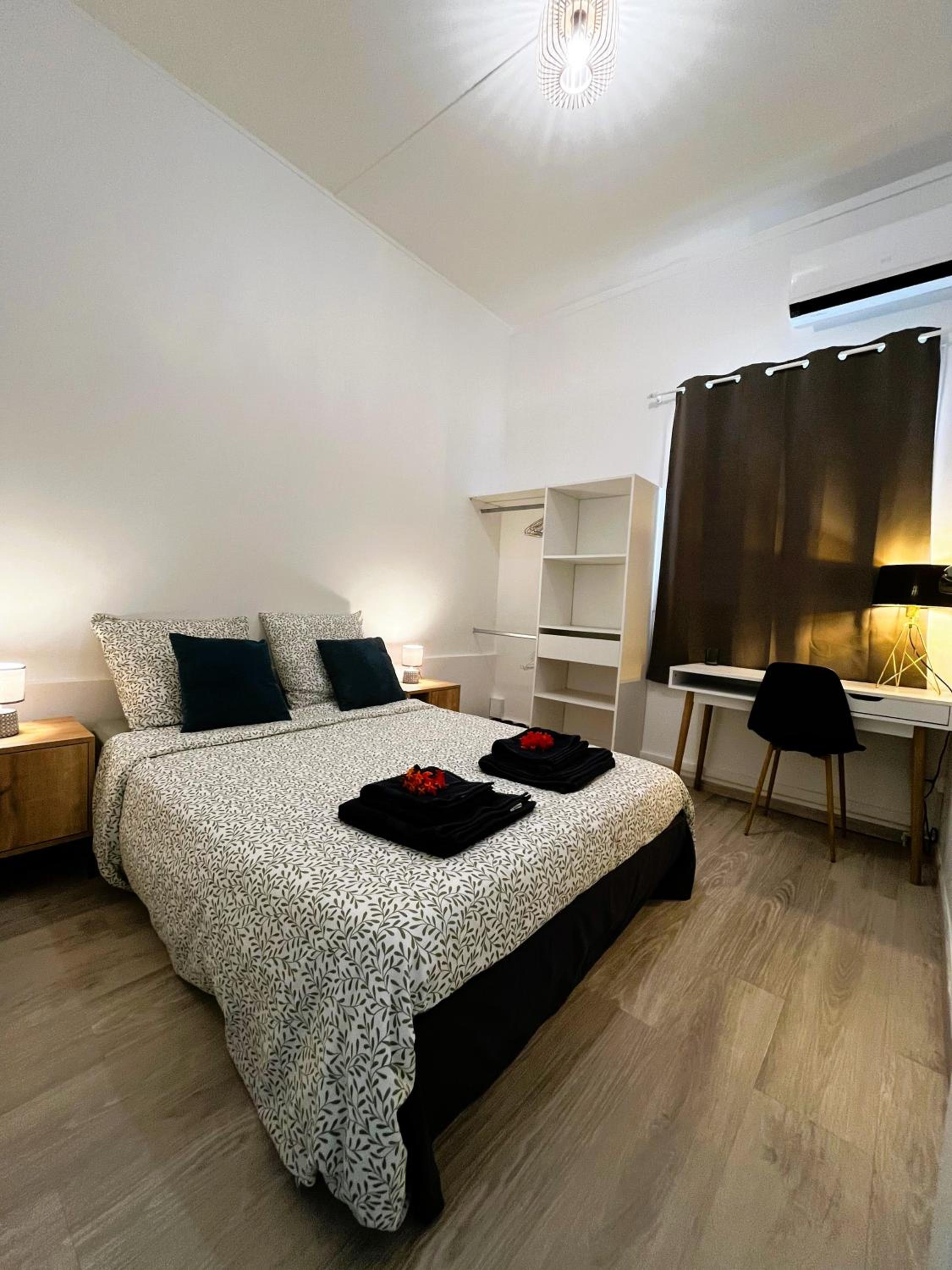 One-Bedroom Apartment photo 1
