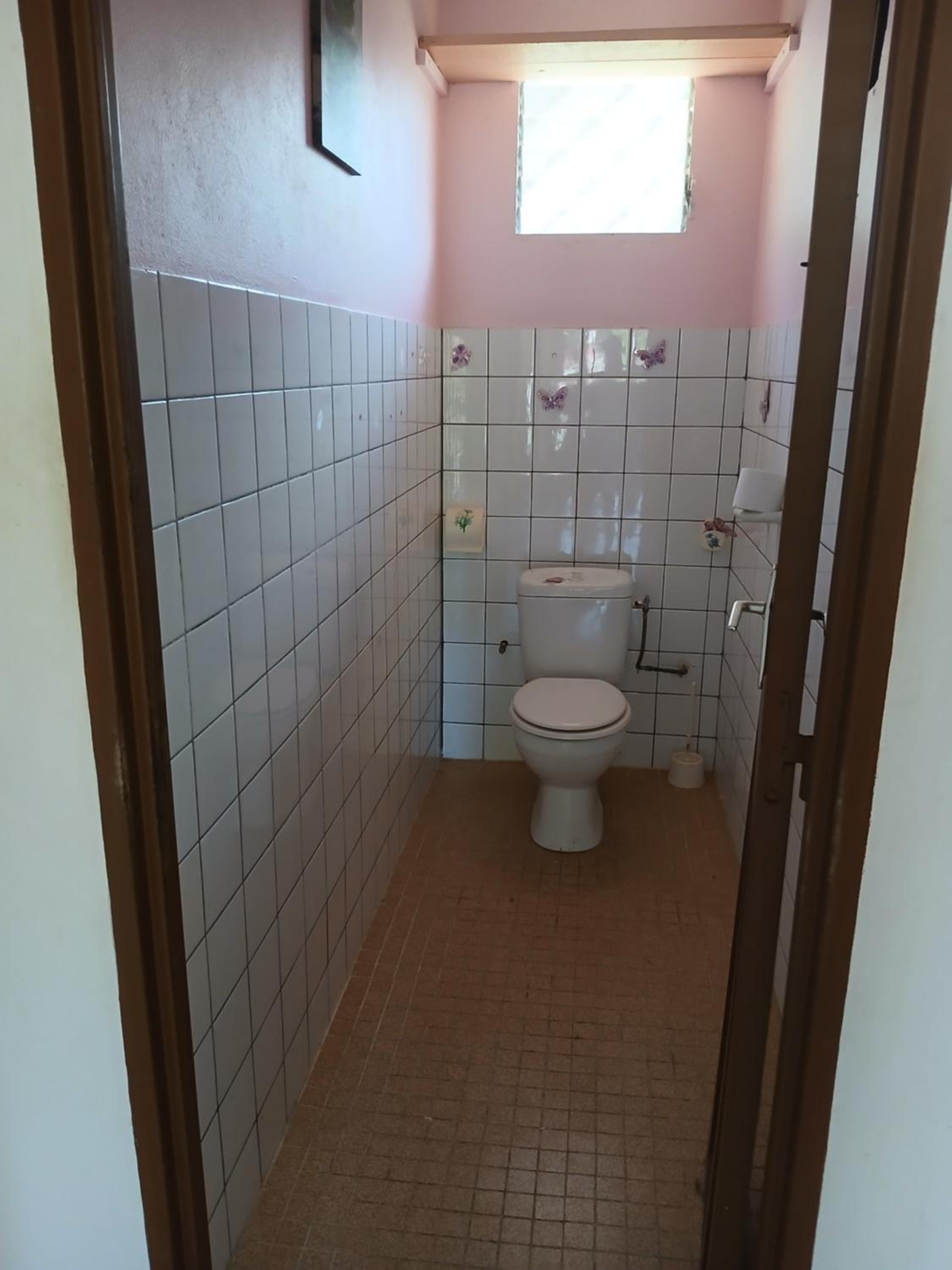Three-Bedroom House photo 3