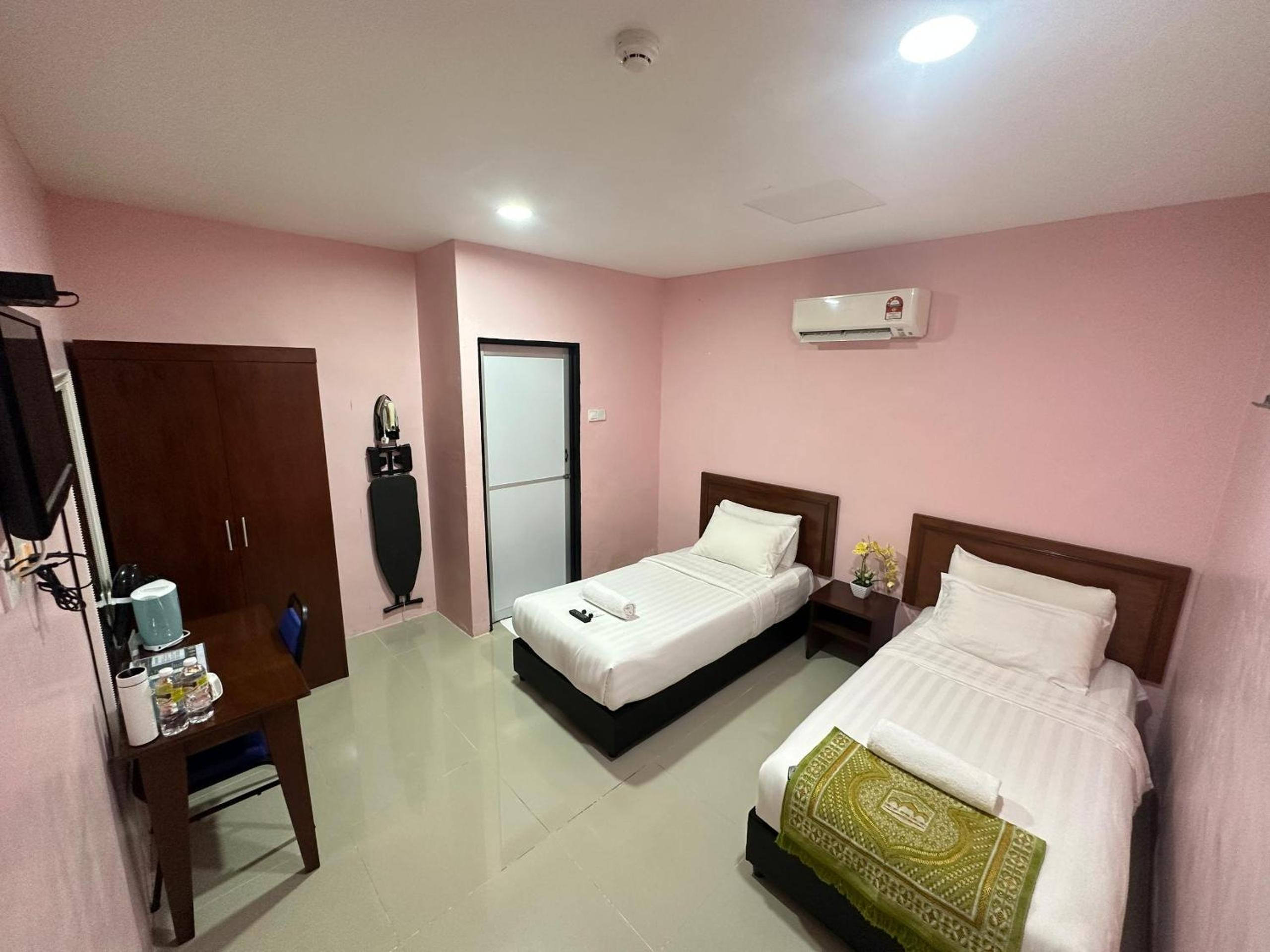 Standard Twin Room