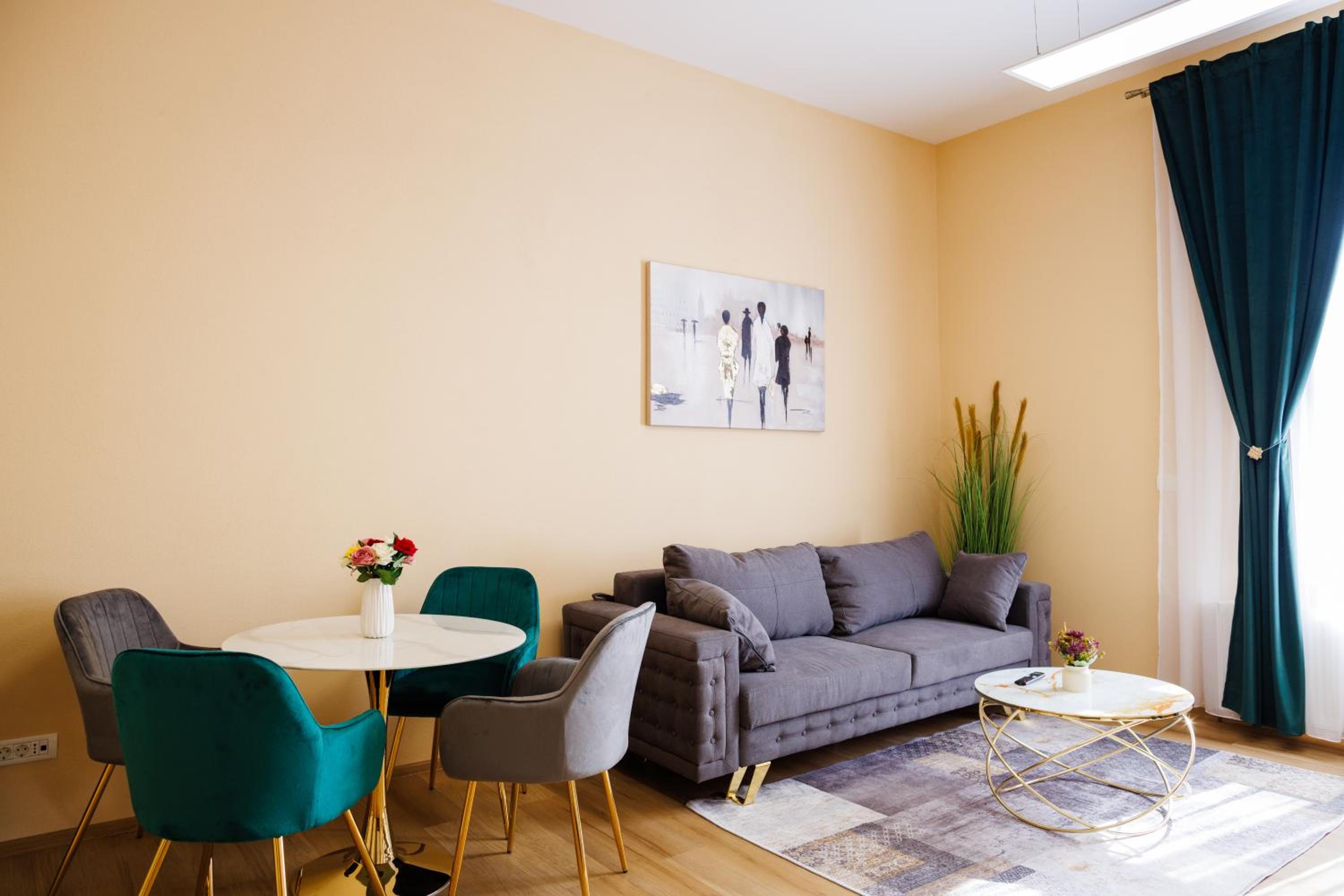 One-Bedroom Apartment