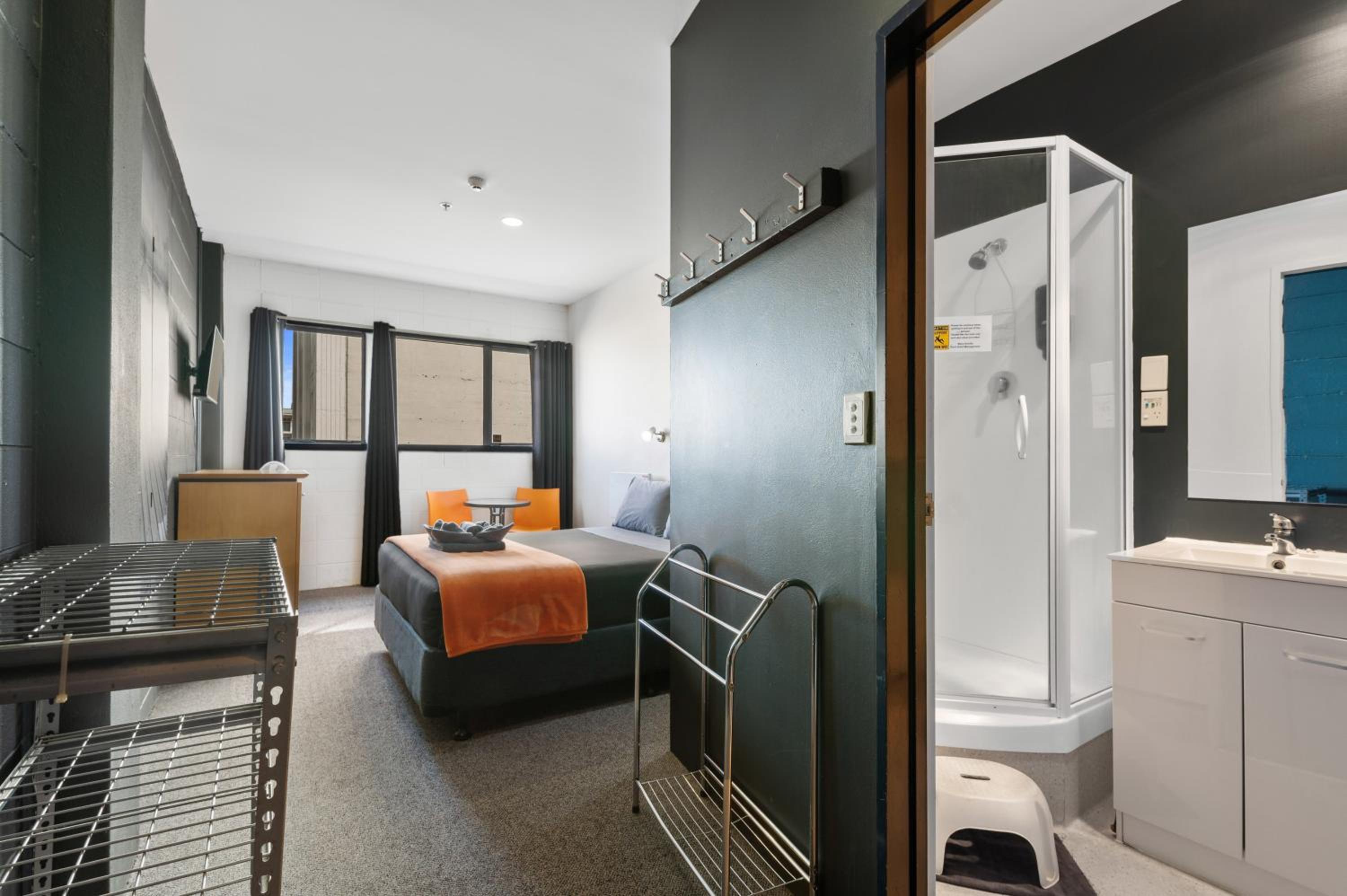 Double Room with Private Bathroom - Photo 1