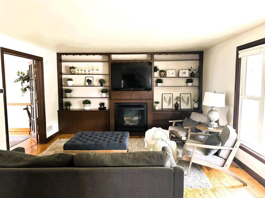 Three-Bedroom House photo 1