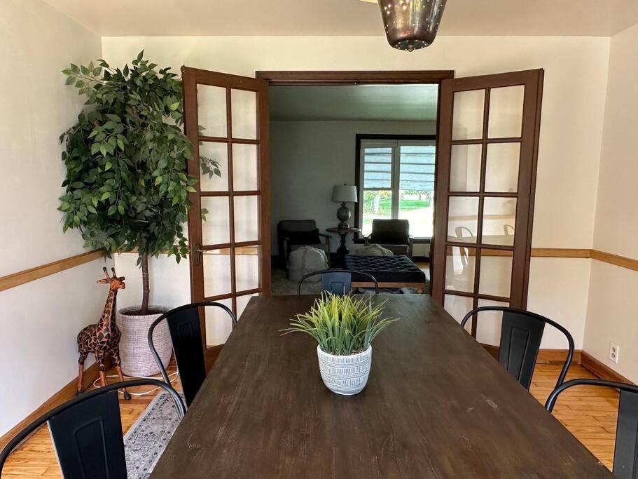 Three-Bedroom House photo 2