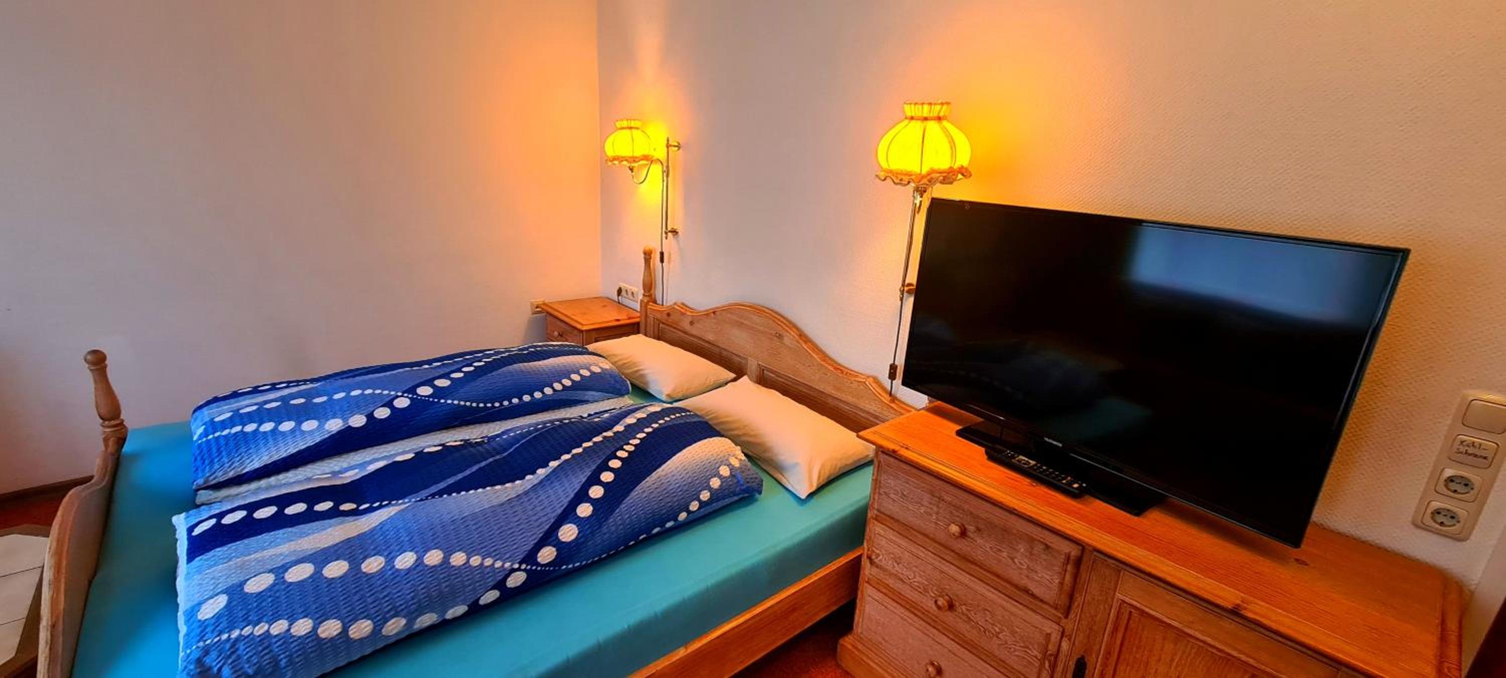 Queen Room with Garden View - Photo 10