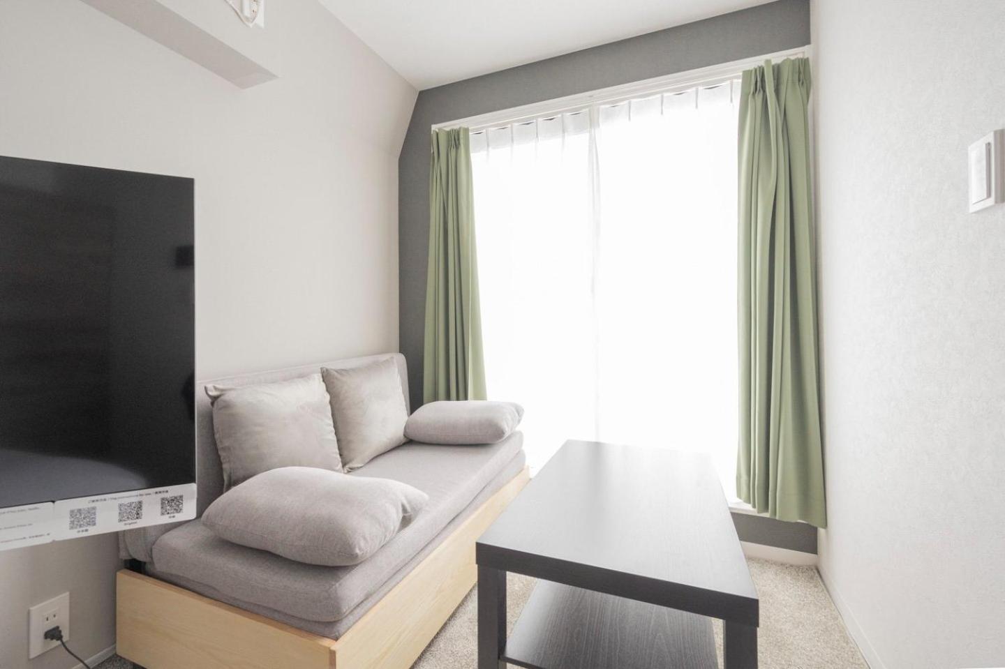 One-Bedroom Apartment photo 1