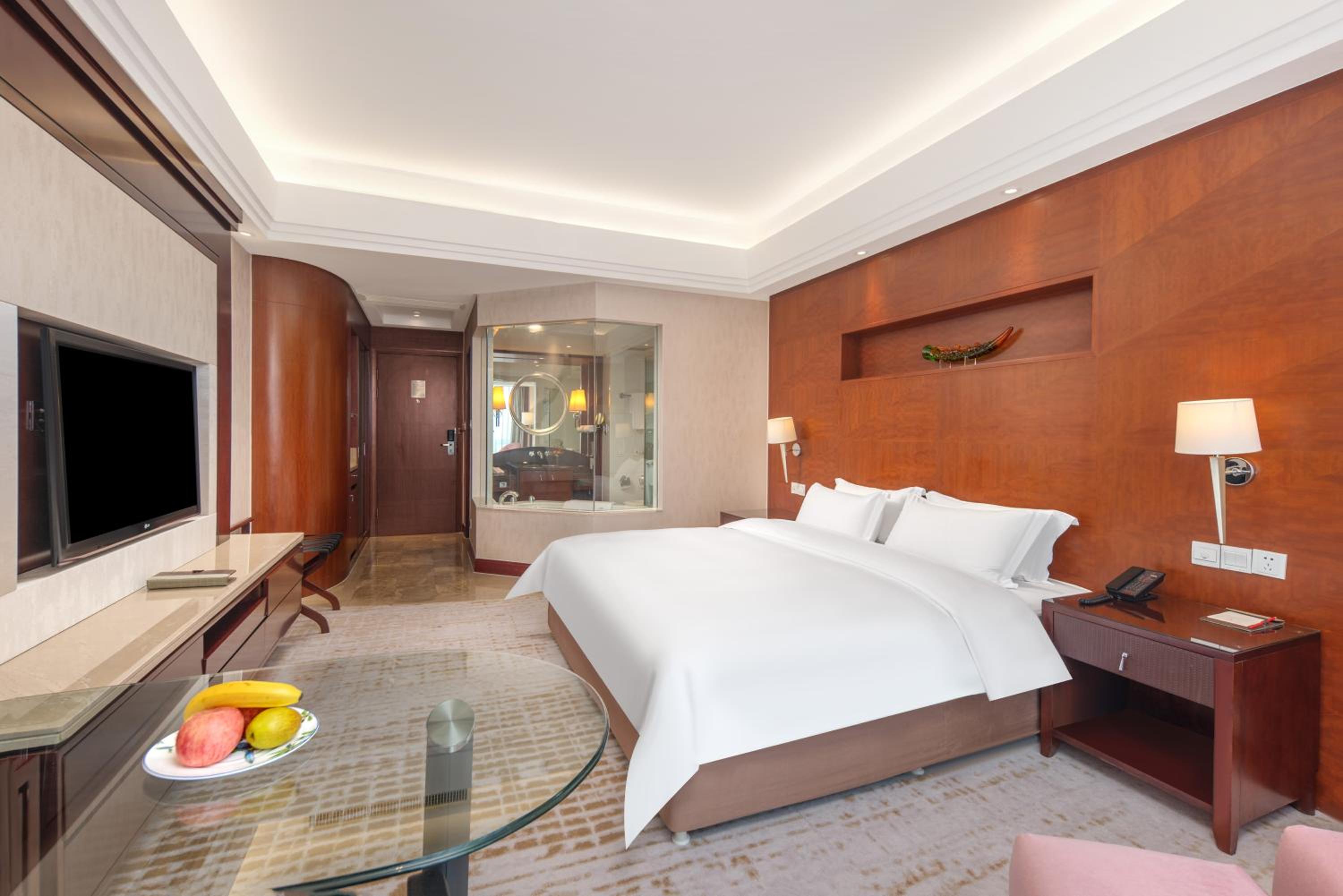 Deluxe Business King Room