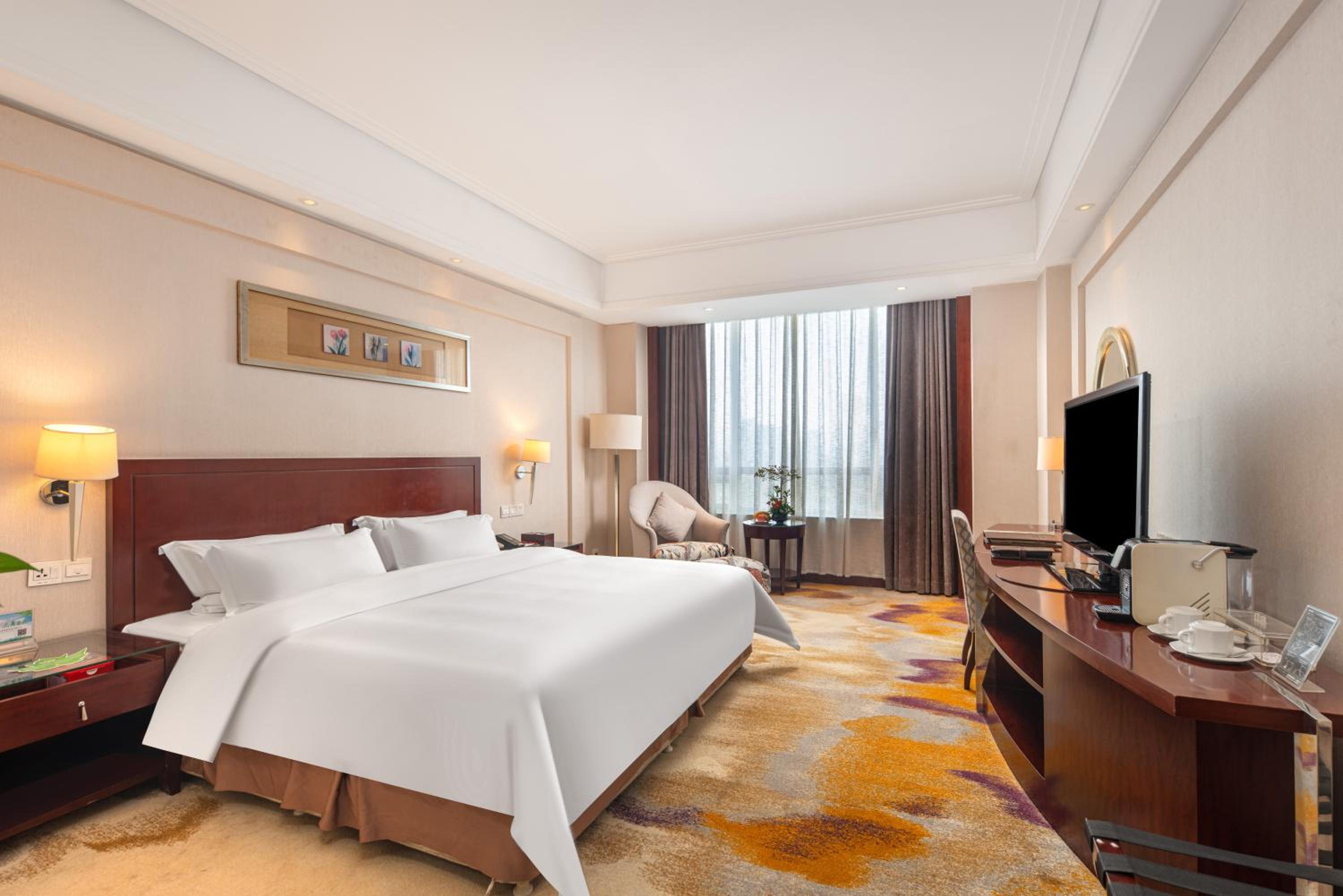 Deluxe King Room photo 2