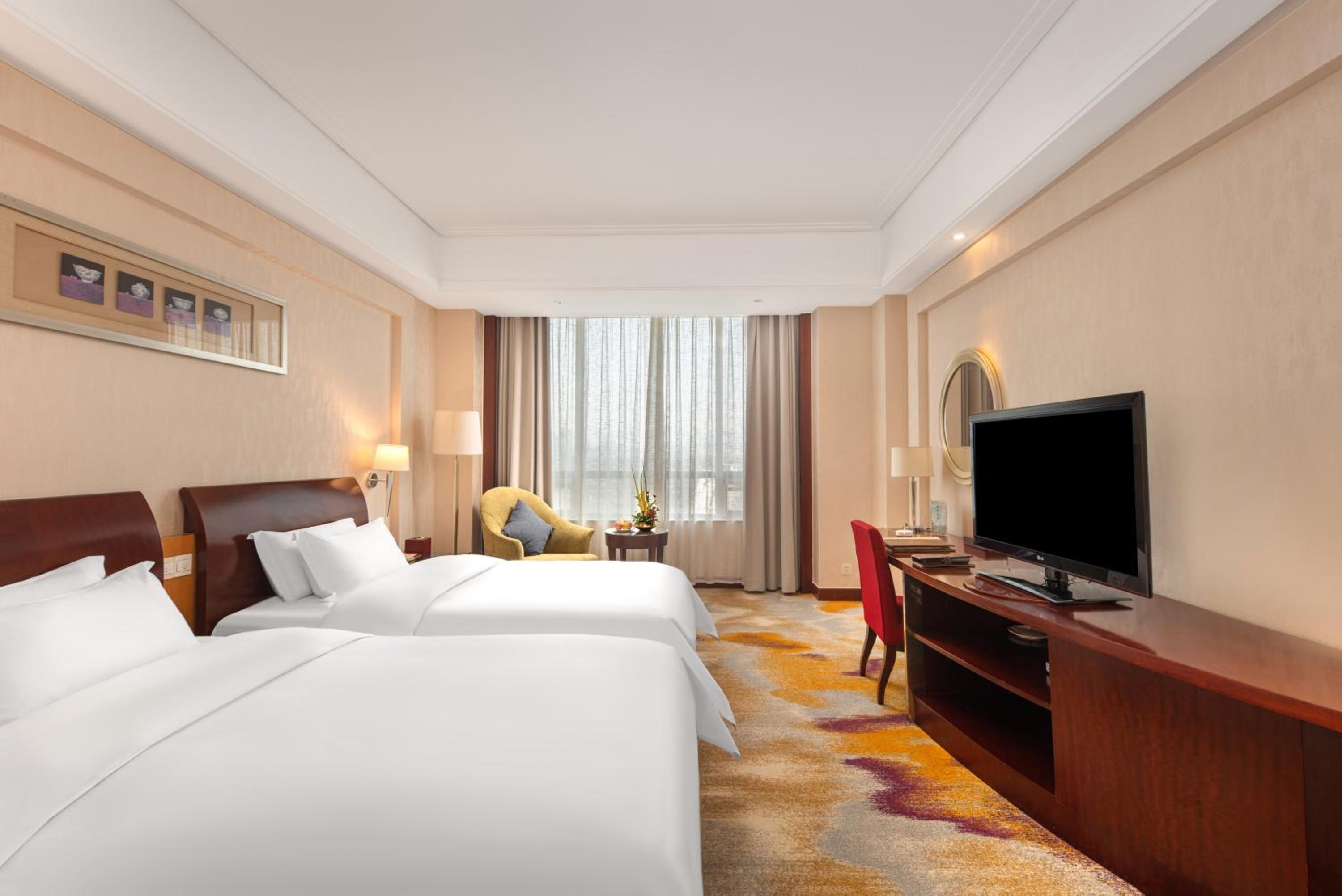 Superior Twin Room with City View photo 3