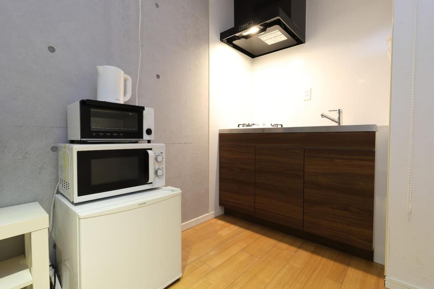One-Bedroom Apartment photo 2