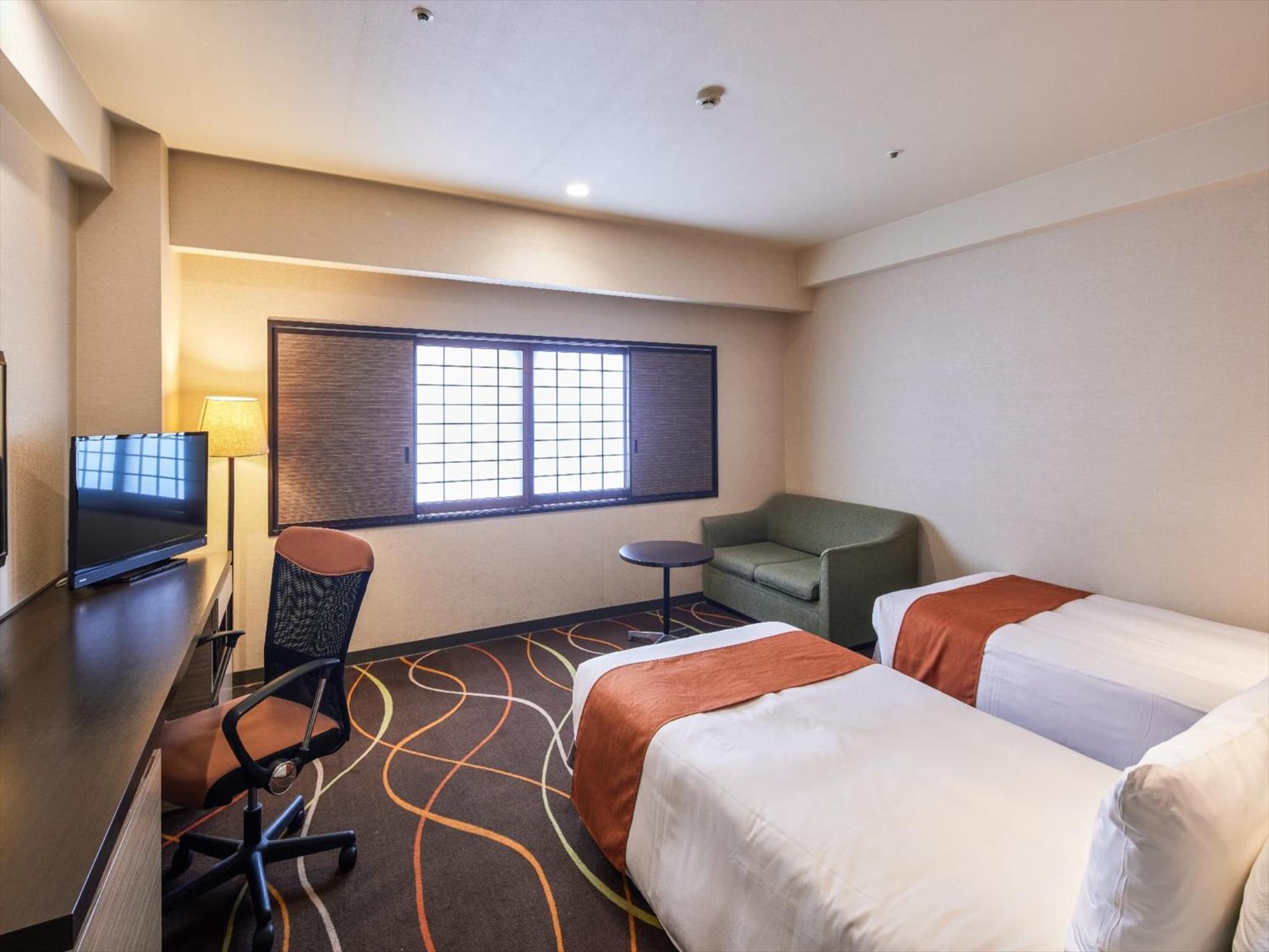 Superior Twin Room - Non-Smoking - Photo 8