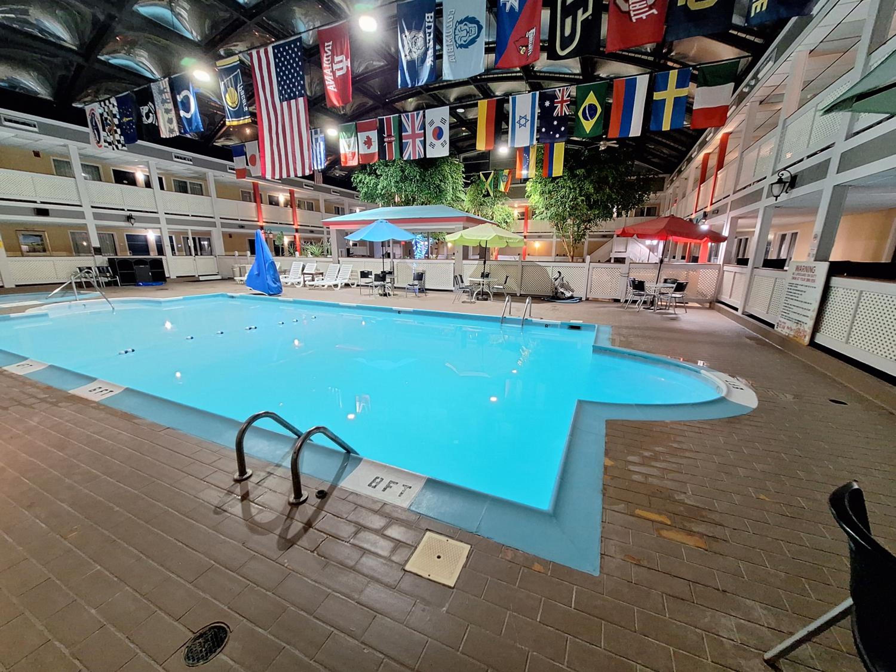 King Room with Poolside View - Non-Smoking - Photo 2