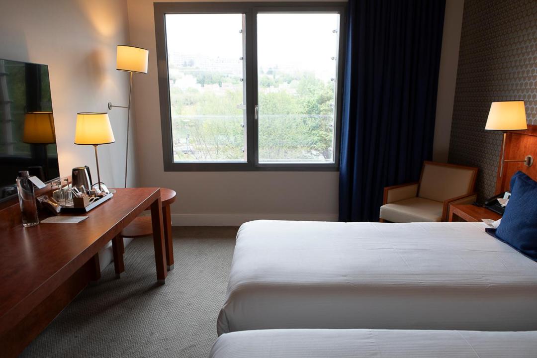 Premium Twin Room - Photo 1