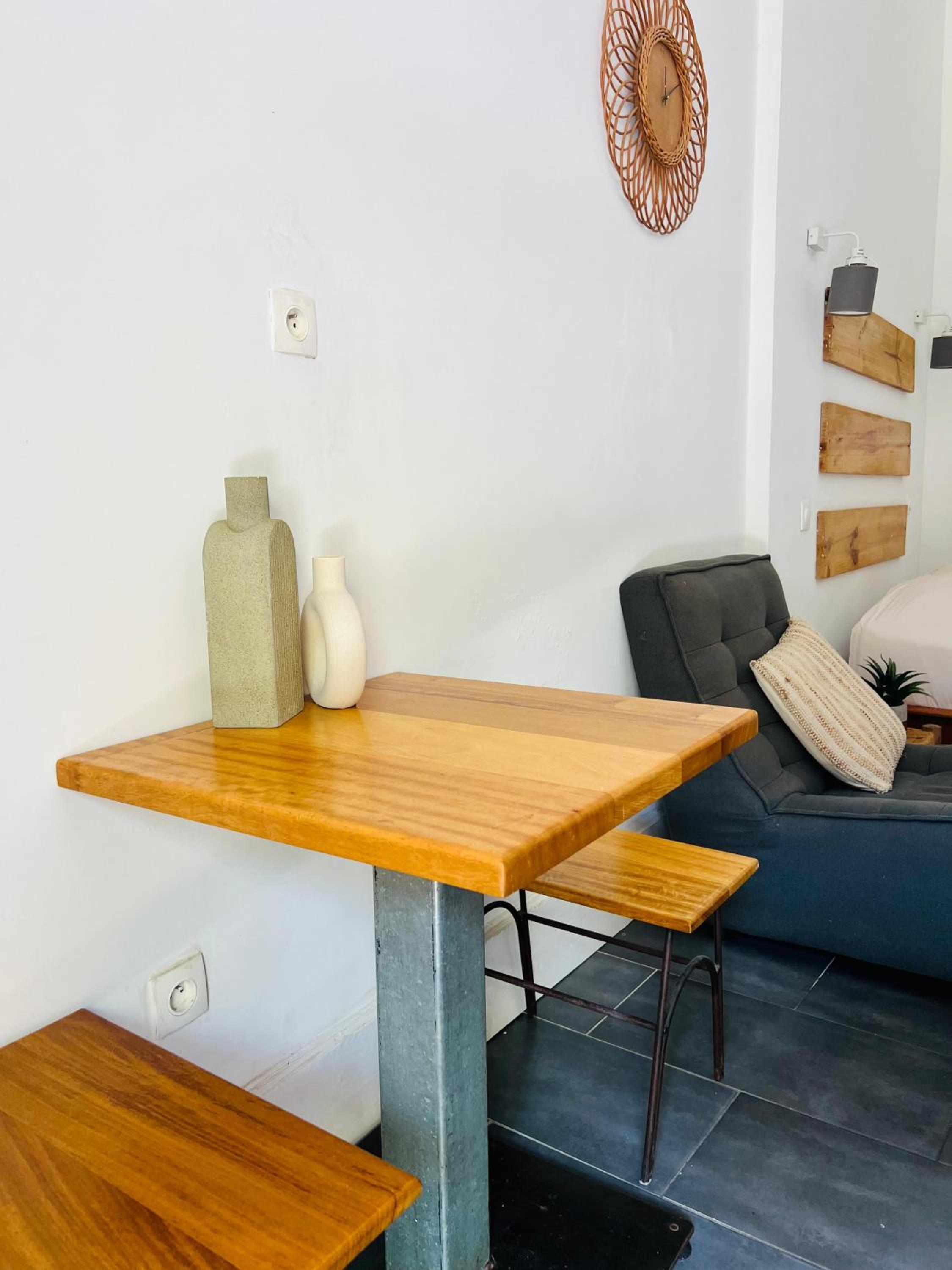 One-Bedroom Apartment photo 3
