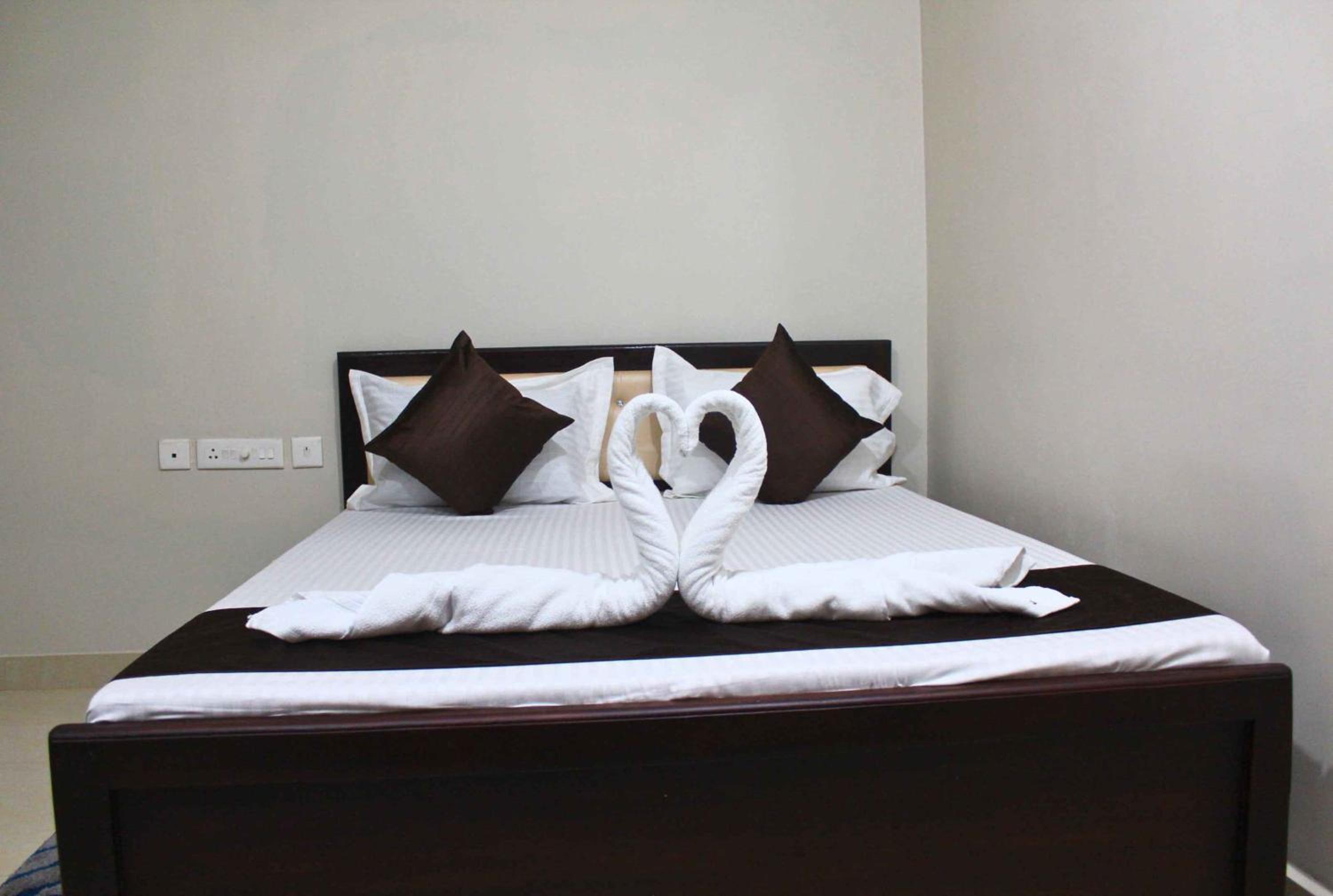 Deluxe Room - Photo 10