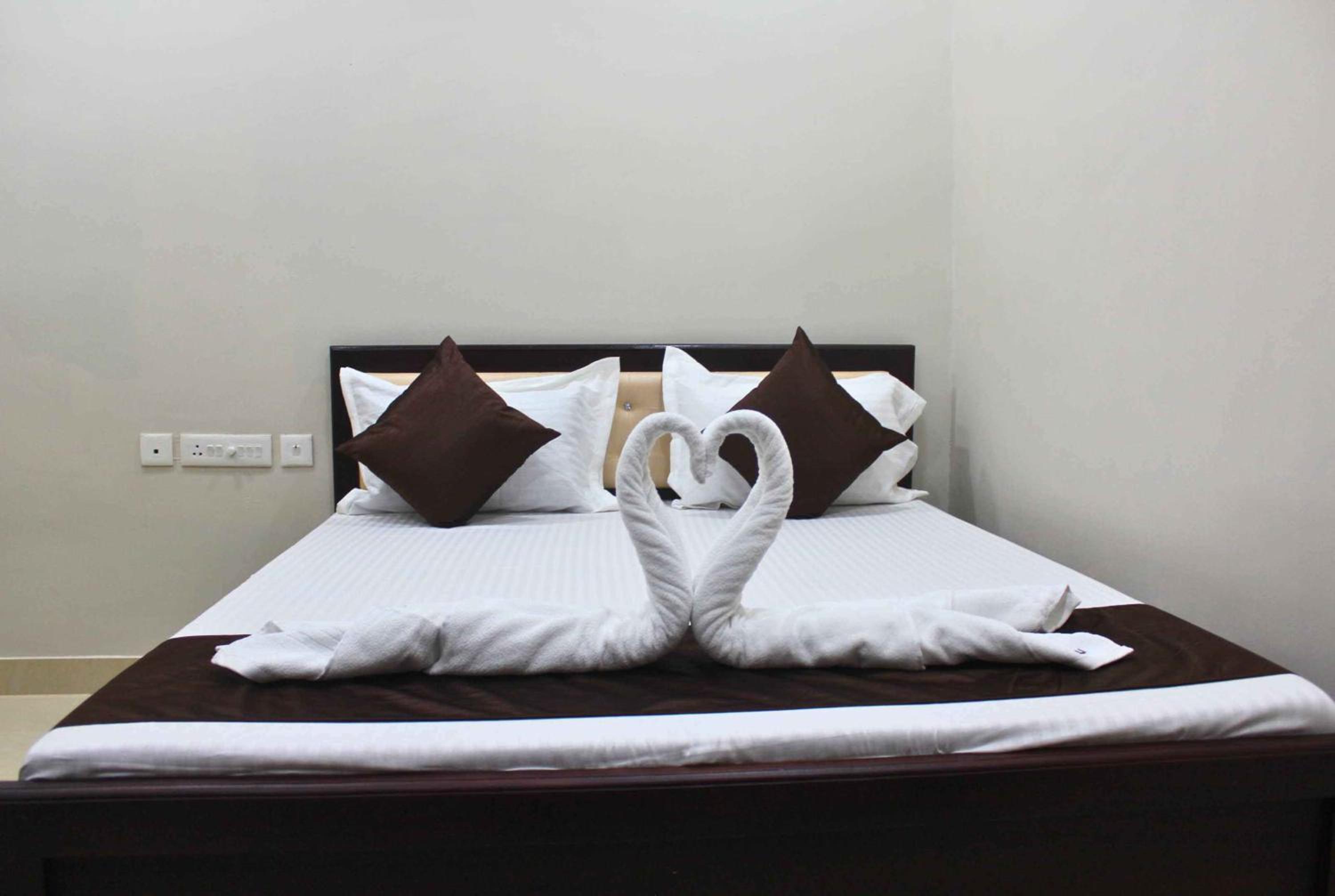 Deluxe Room - Photo 9